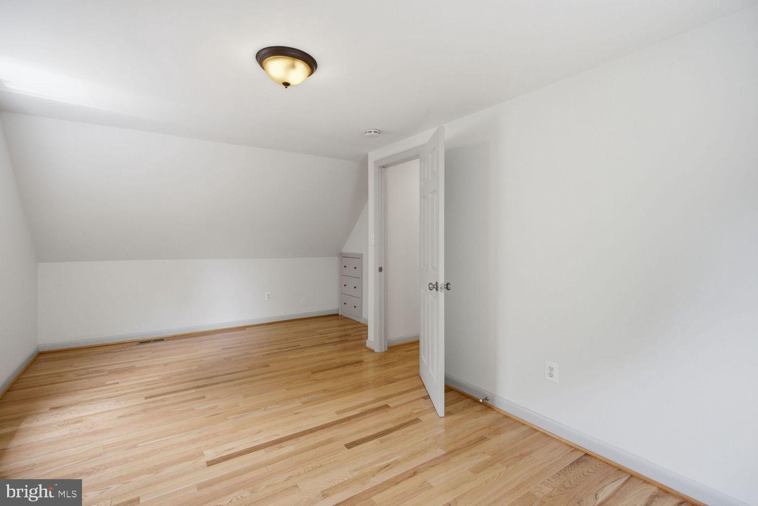 QUEENS CHAPEL - Residential