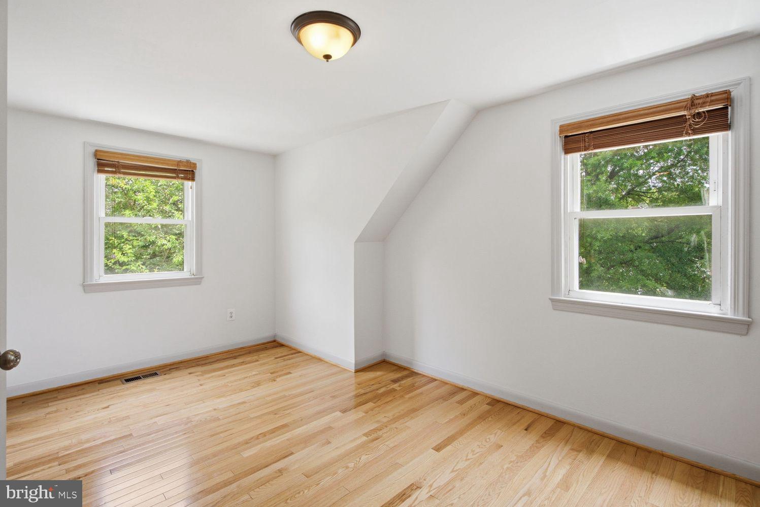 QUEENS CHAPEL - Residential