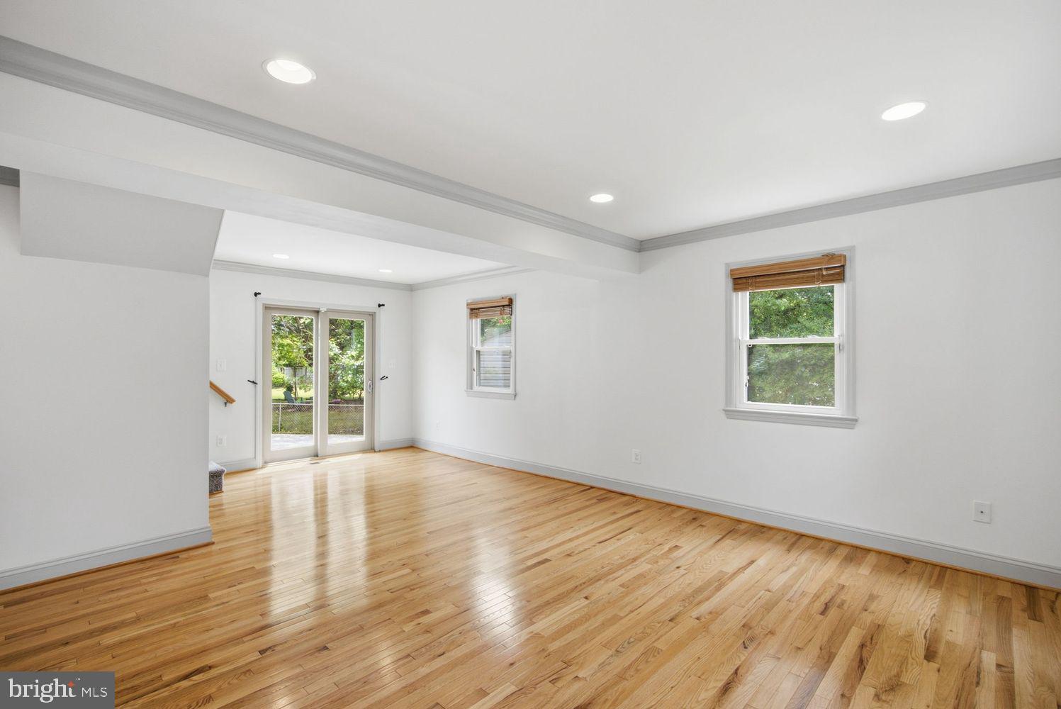 QUEENS CHAPEL - Residential
