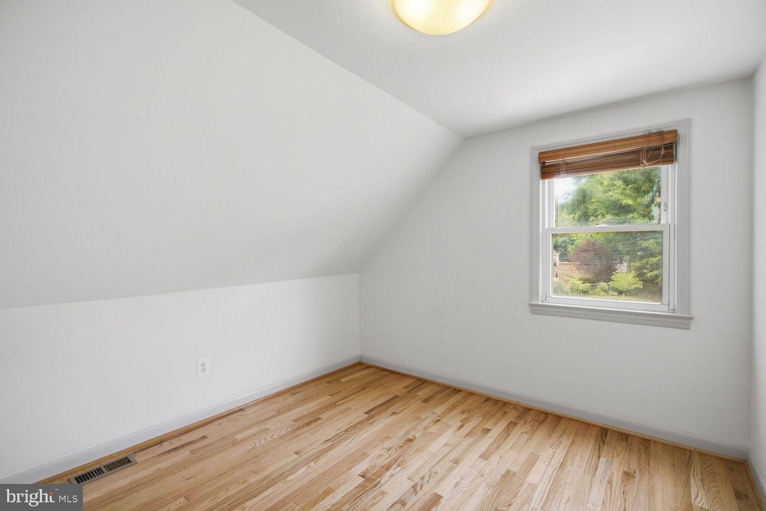 QUEENS CHAPEL - Residential