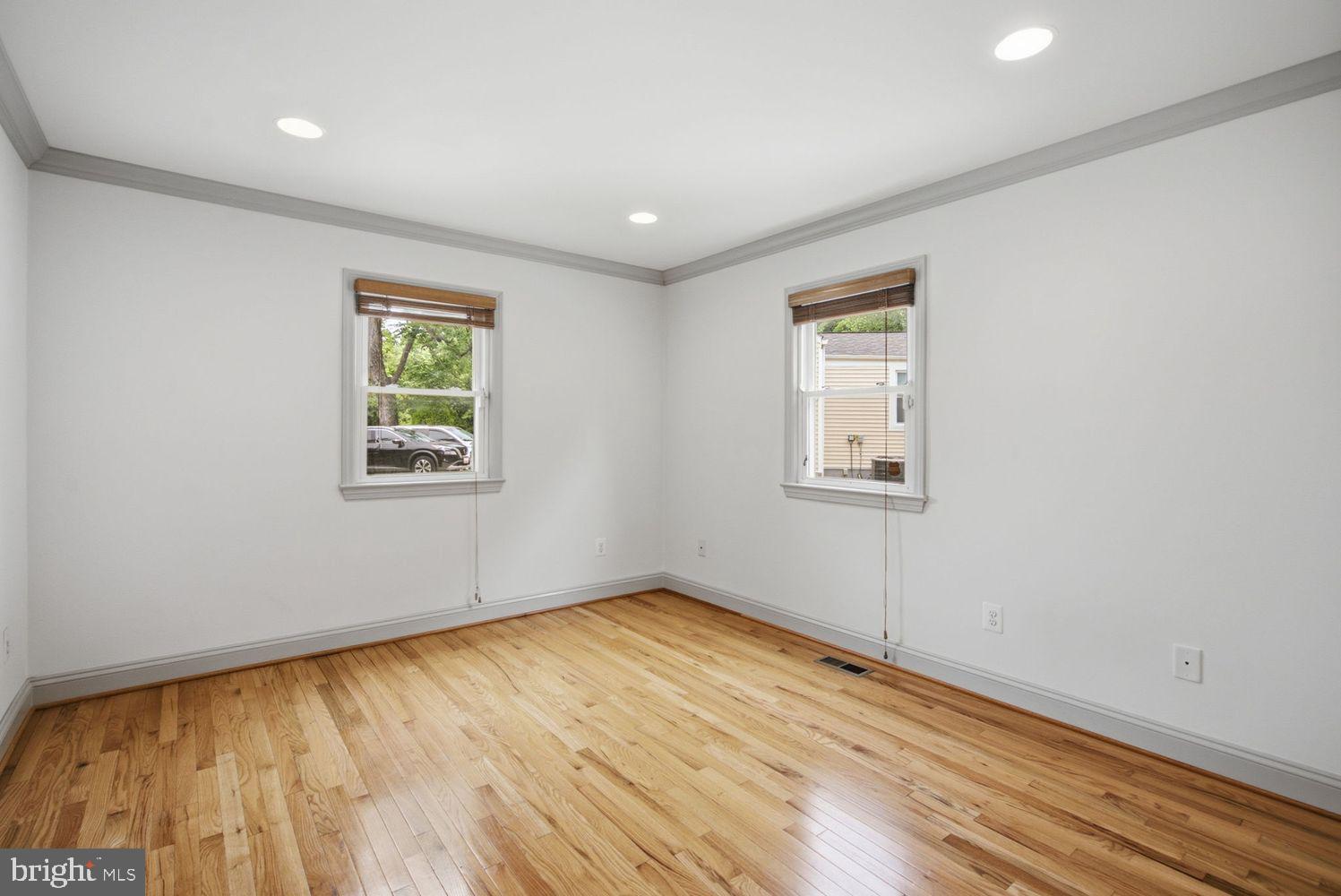 QUEENS CHAPEL - Residential