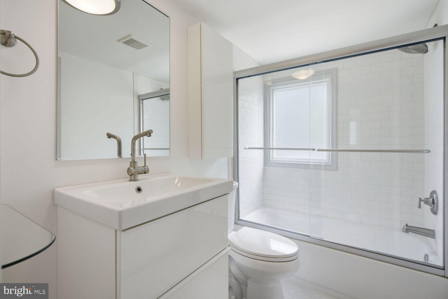 QUEENS CHAPEL - Residential