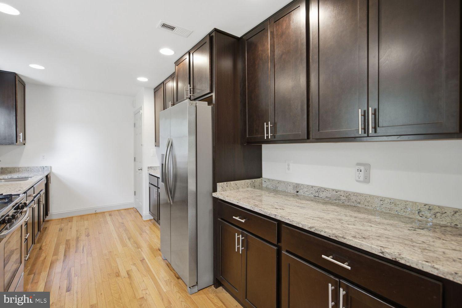 QUEENS CHAPEL - Residential