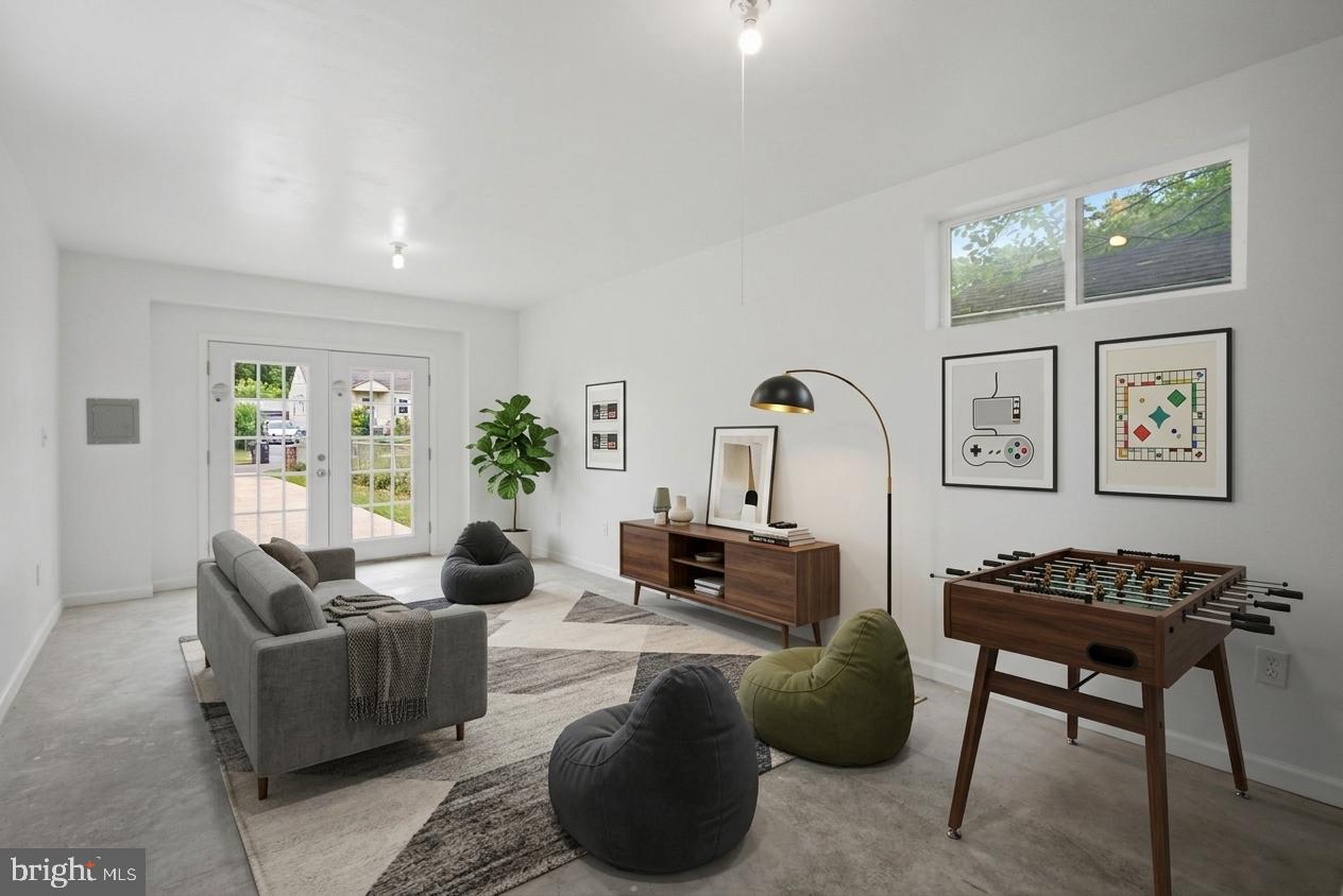 QUEENS CHAPEL - Residential