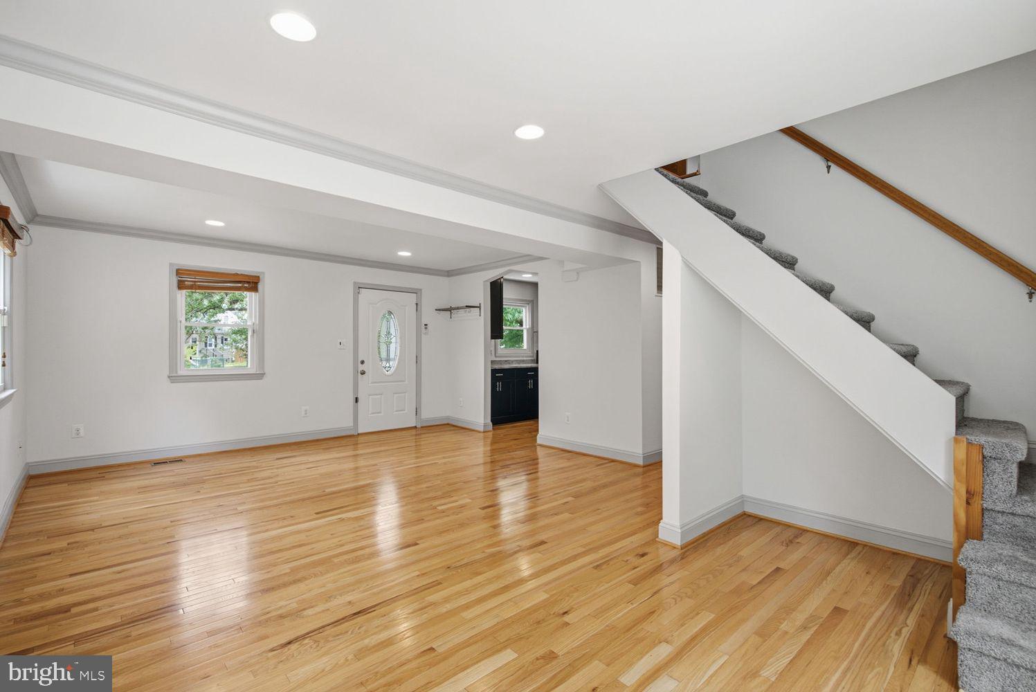 QUEENS CHAPEL - Residential