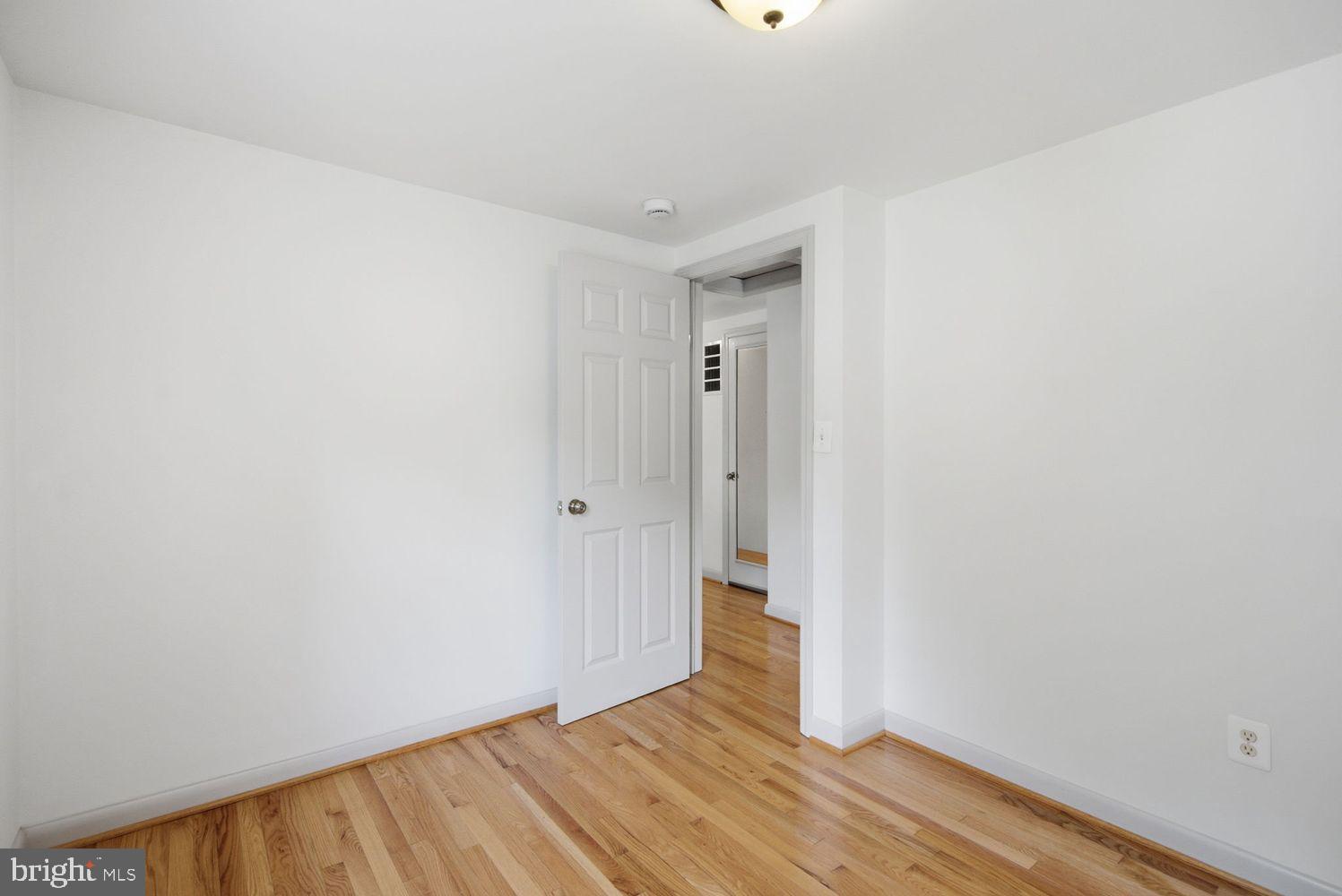 QUEENS CHAPEL - Residential