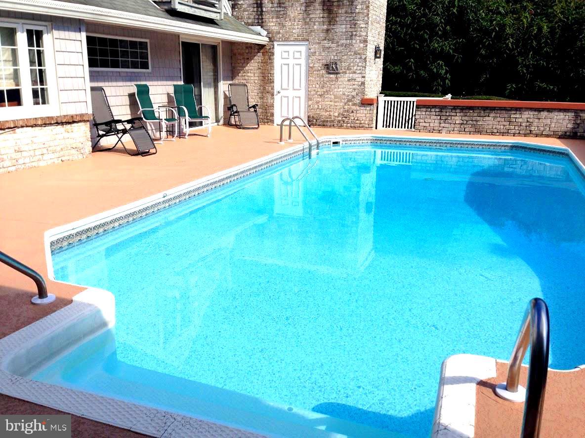 POINT RIDGE FARMS - Residential