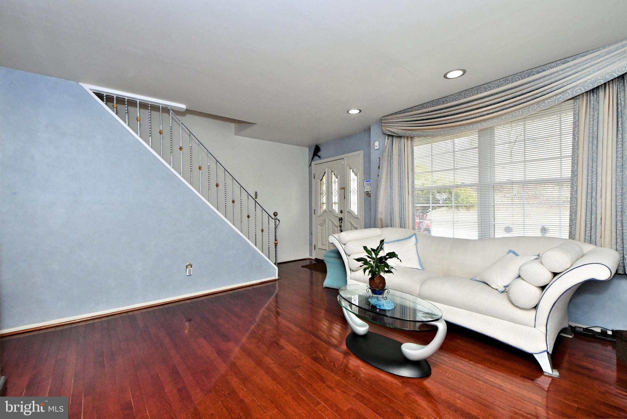 STOTESBURY TWHSE - Residential