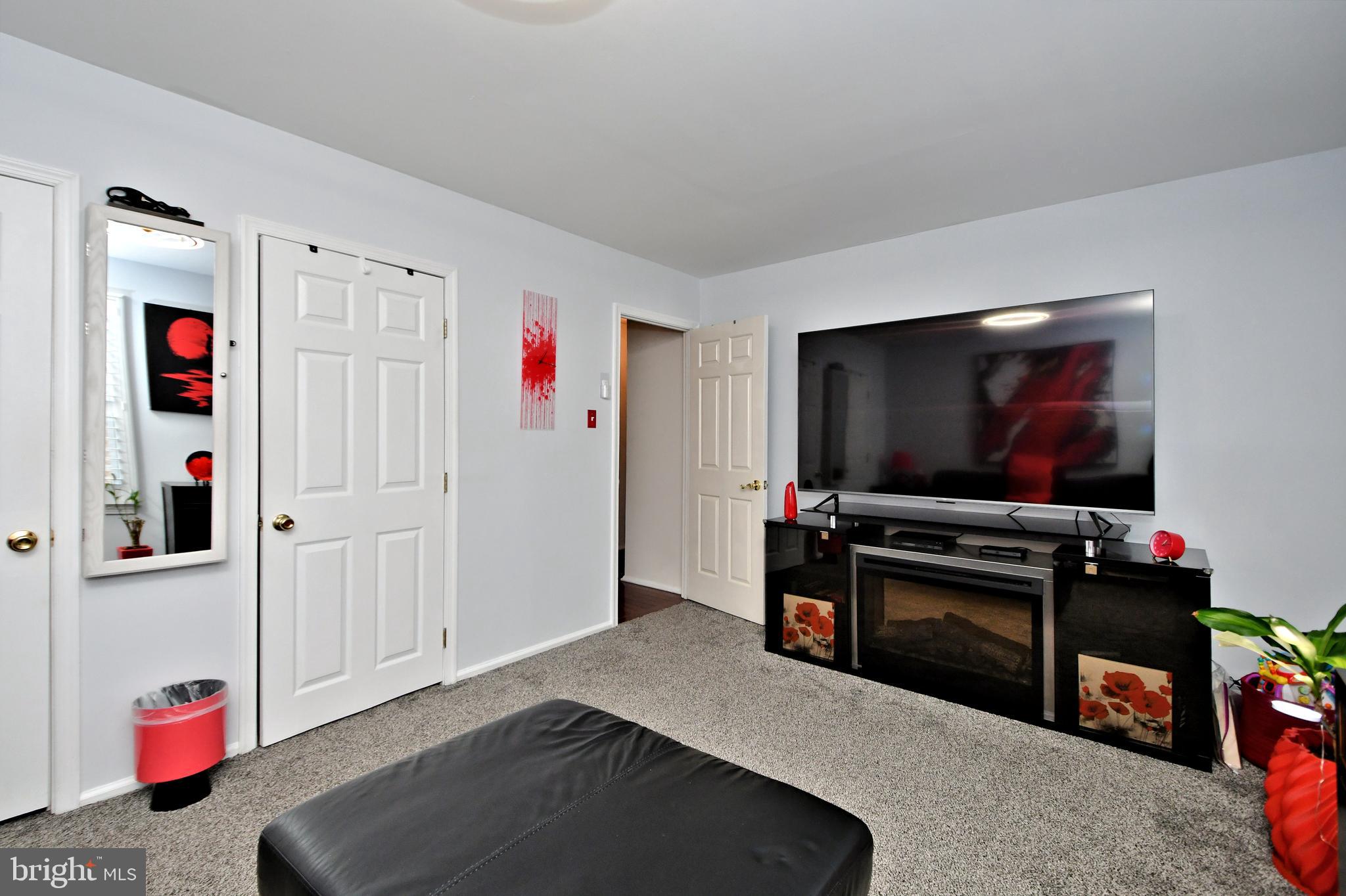STOTESBURY TWHSE - Residential