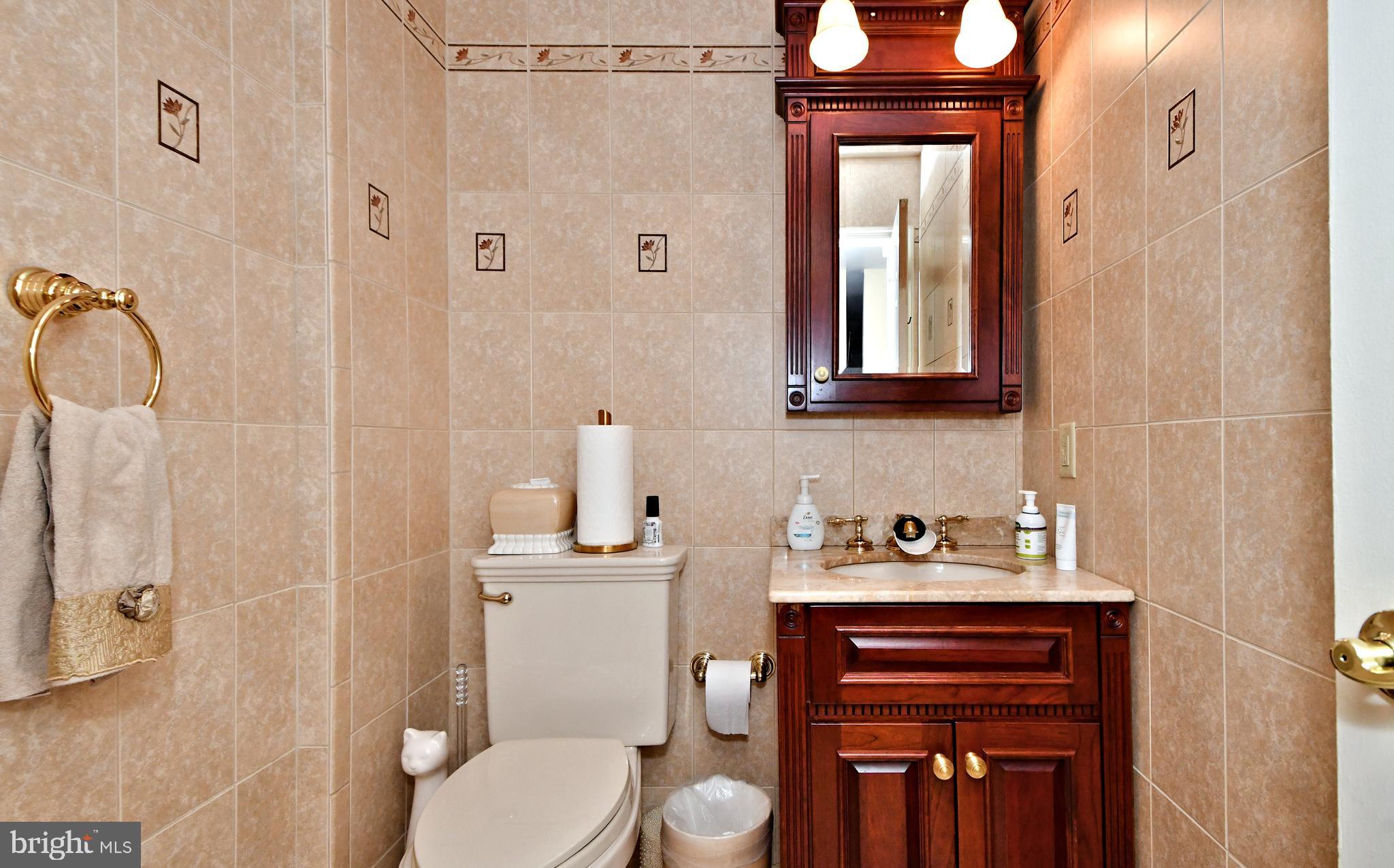STOTESBURY TWHSE - Residential