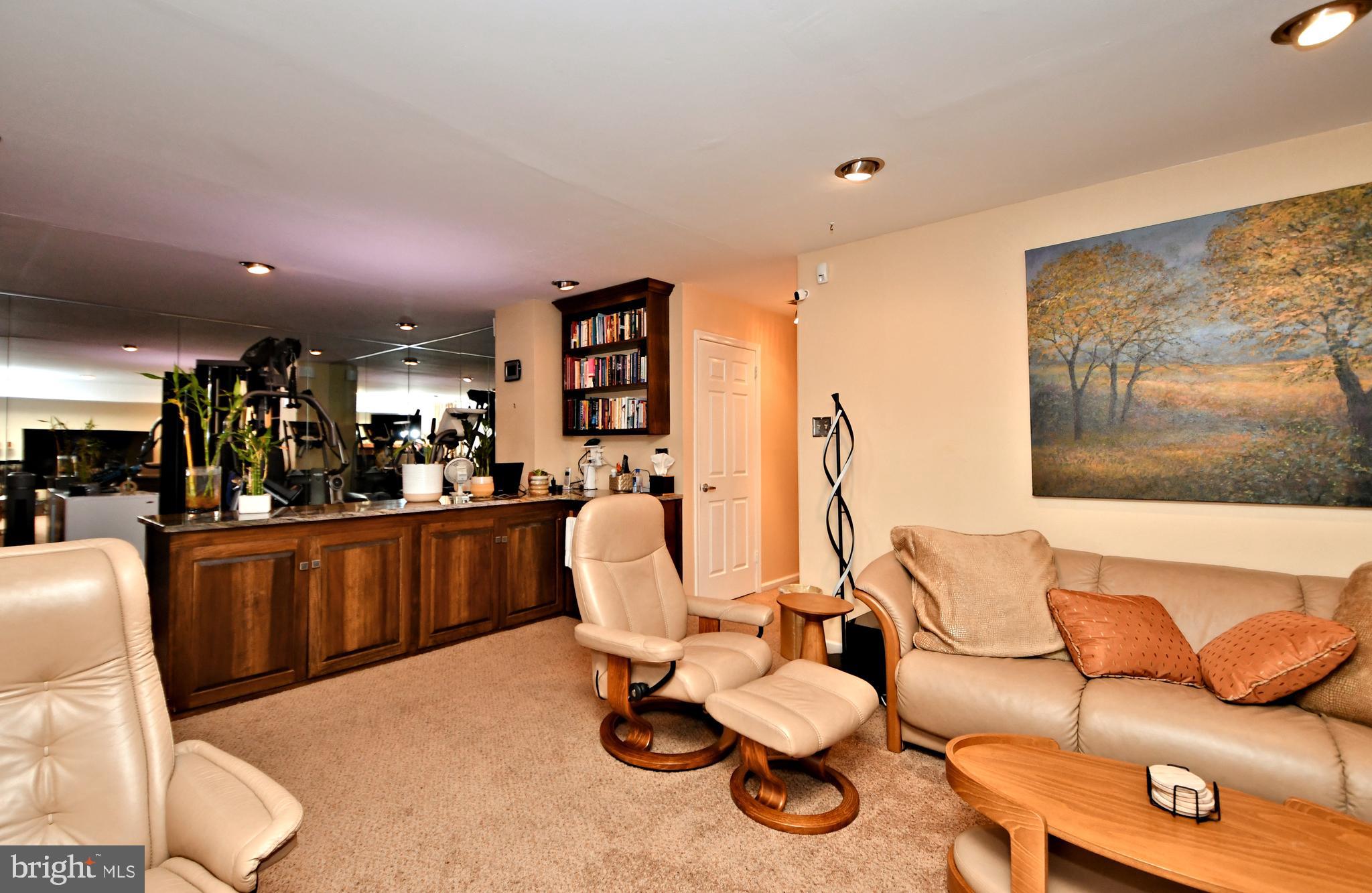 STOTESBURY TWHSE - Residential