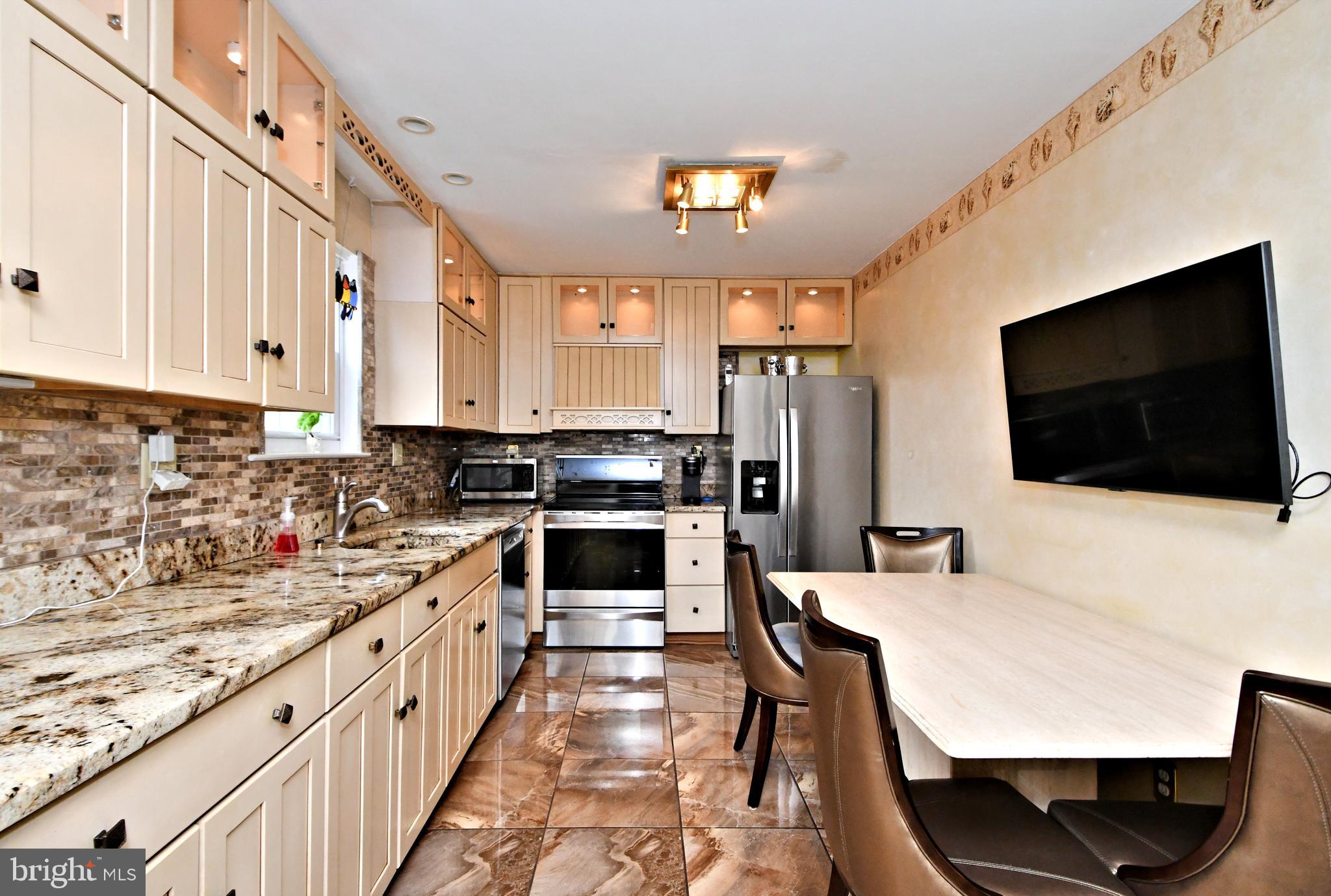 STOTESBURY TWHSE - Residential