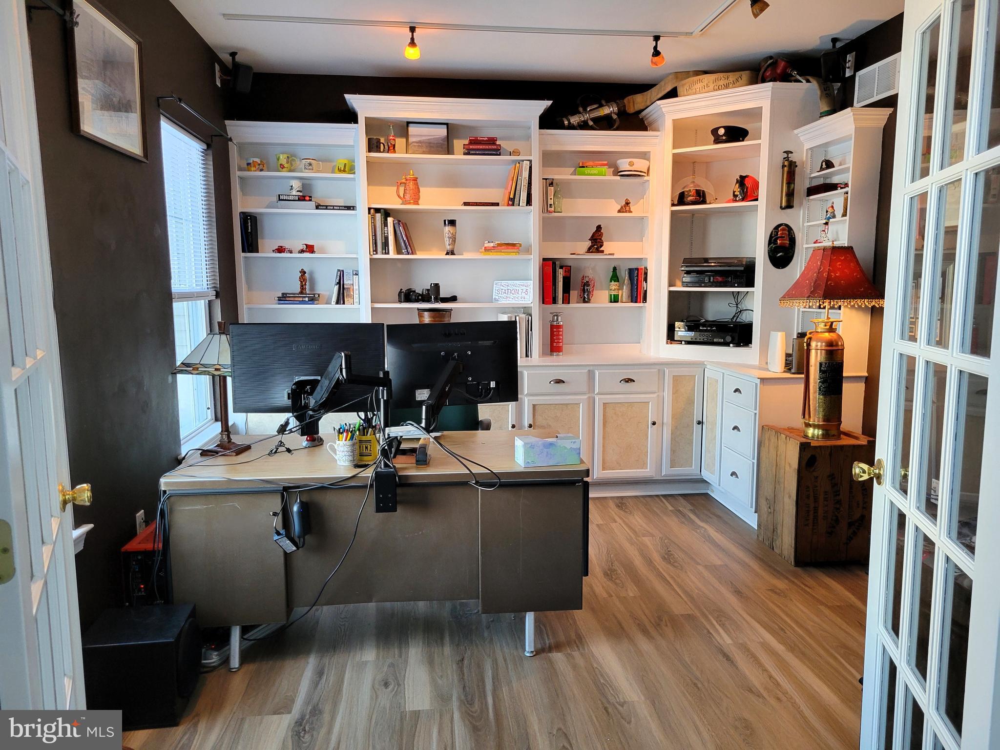 OAK VIEW ESTATES - Residential
