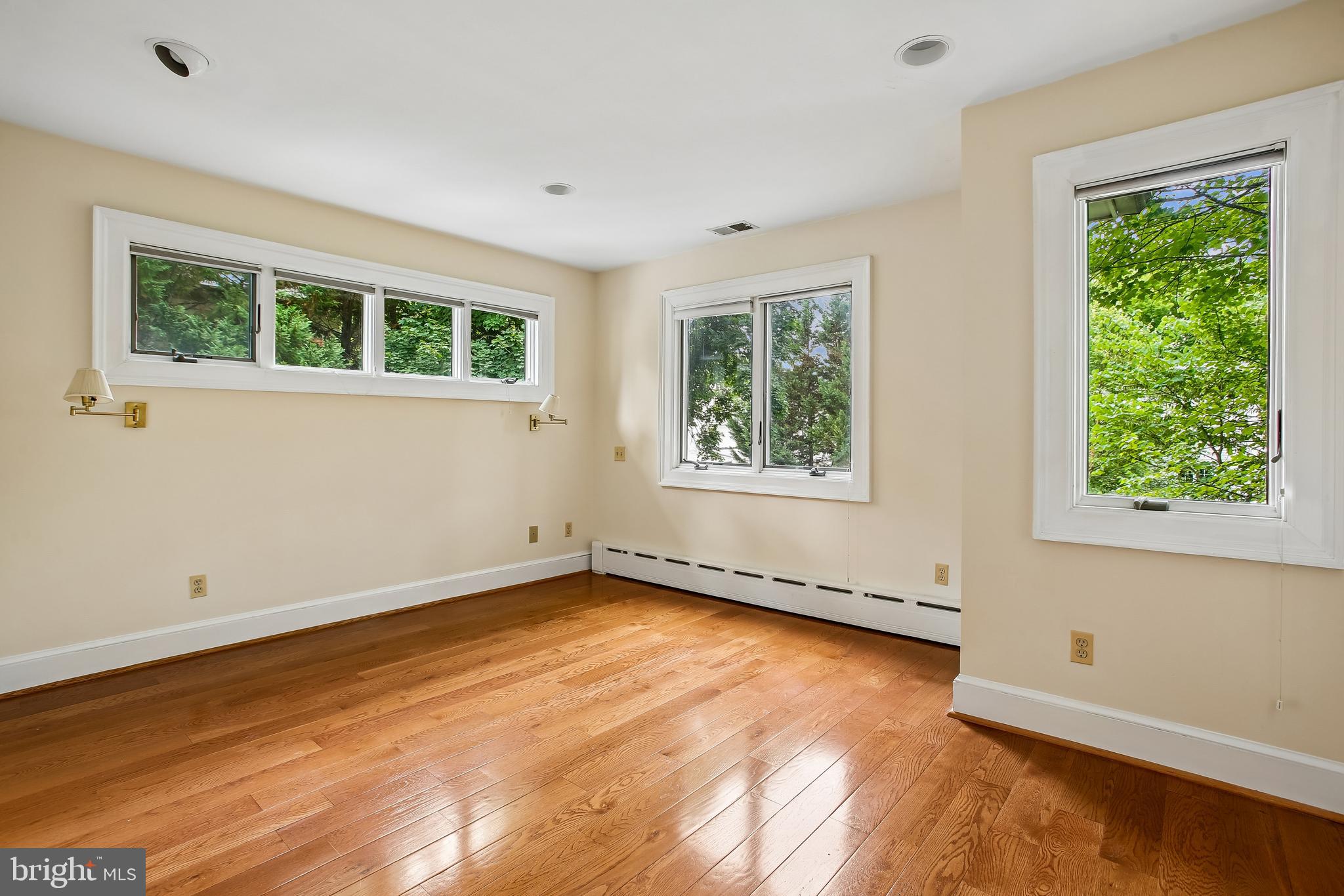 CHEVY CHASE GARDENS - Residential