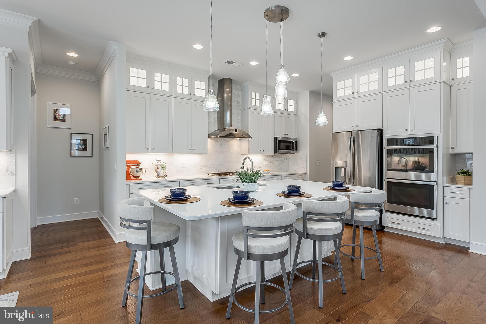 MEADOW BROOK FARM - Residential