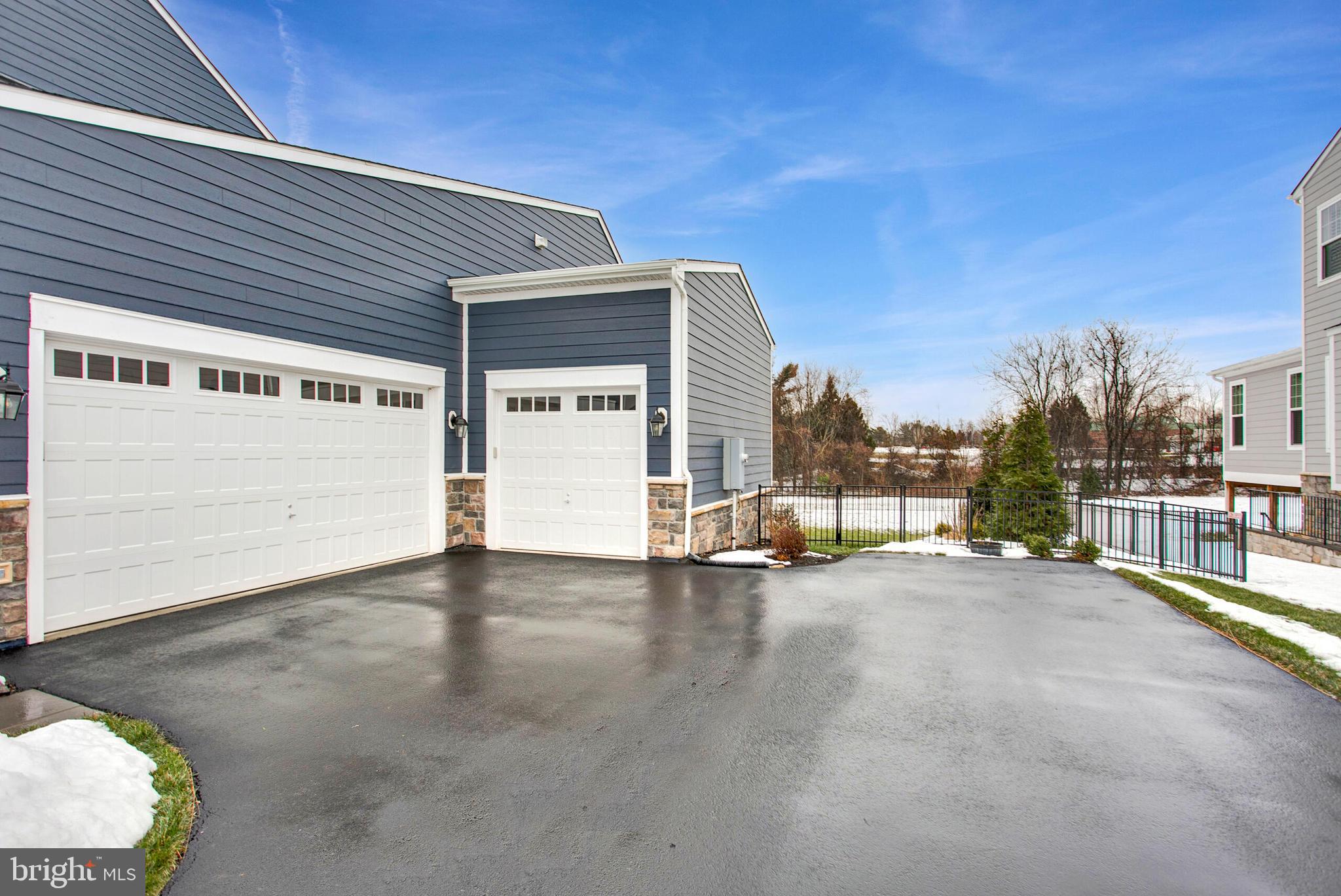 MEADOW BROOK FARM - Residential