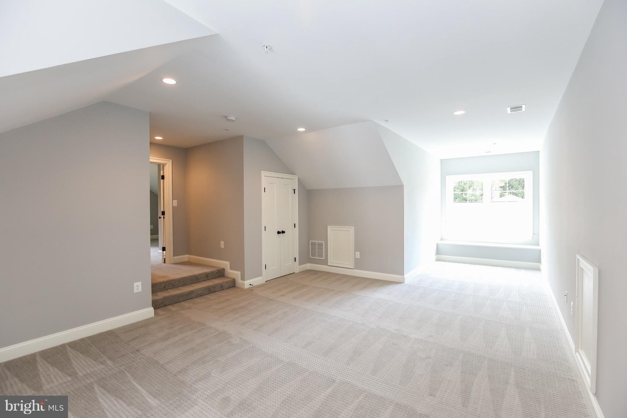 HILLMEAD - Residential