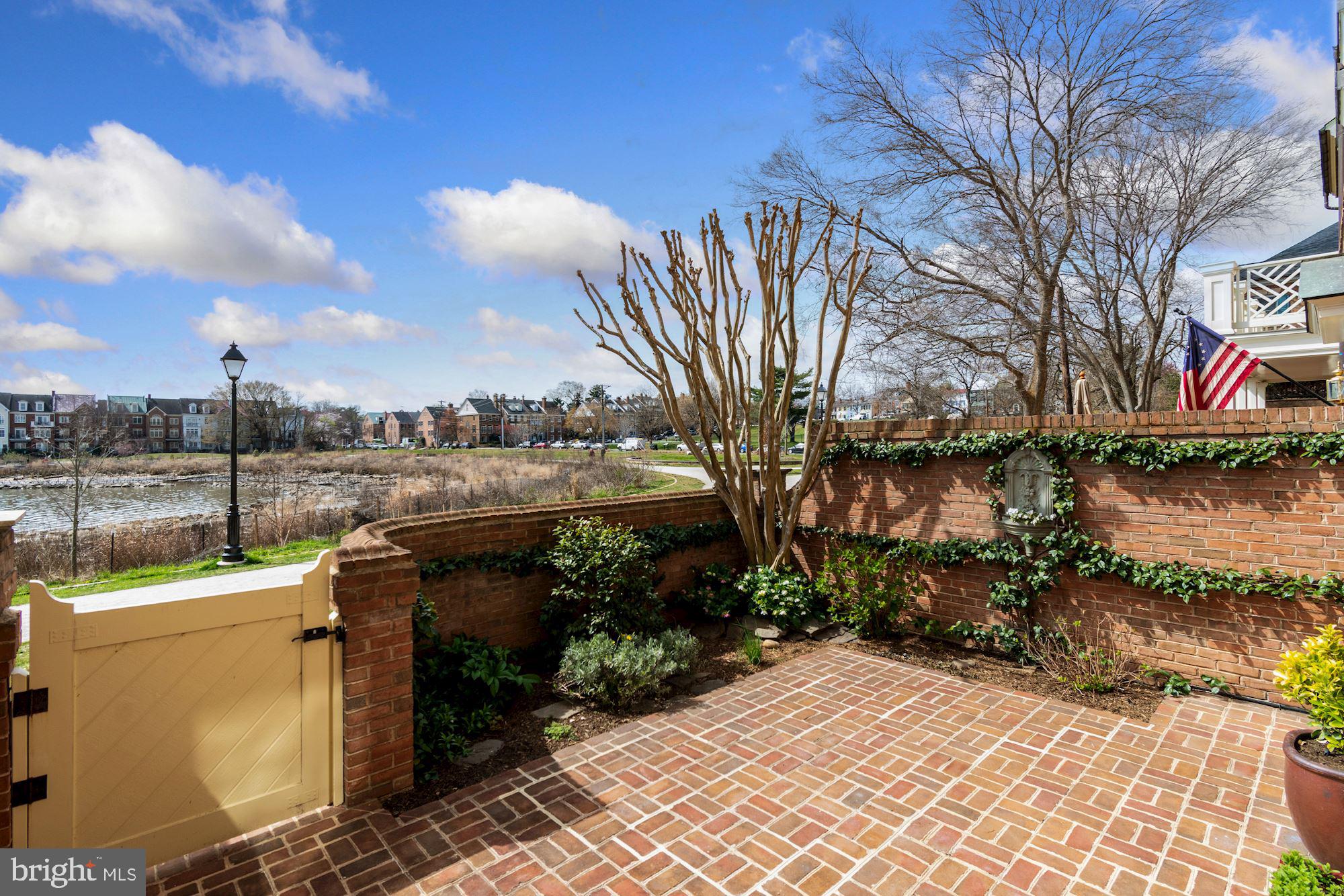 HARBORSIDE - Residential