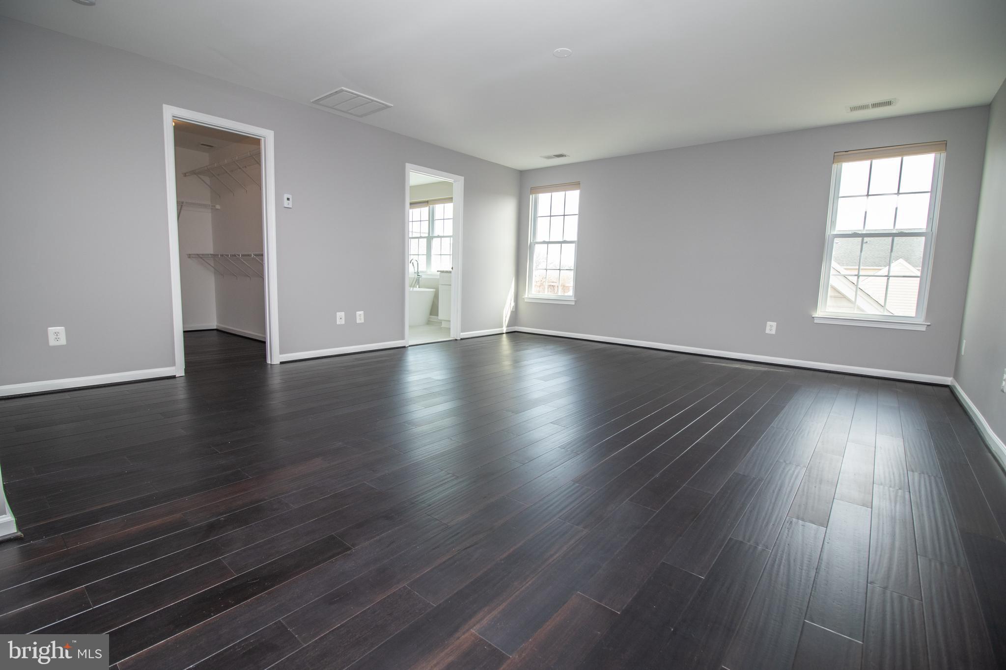 SOUTH RIDING - Residential