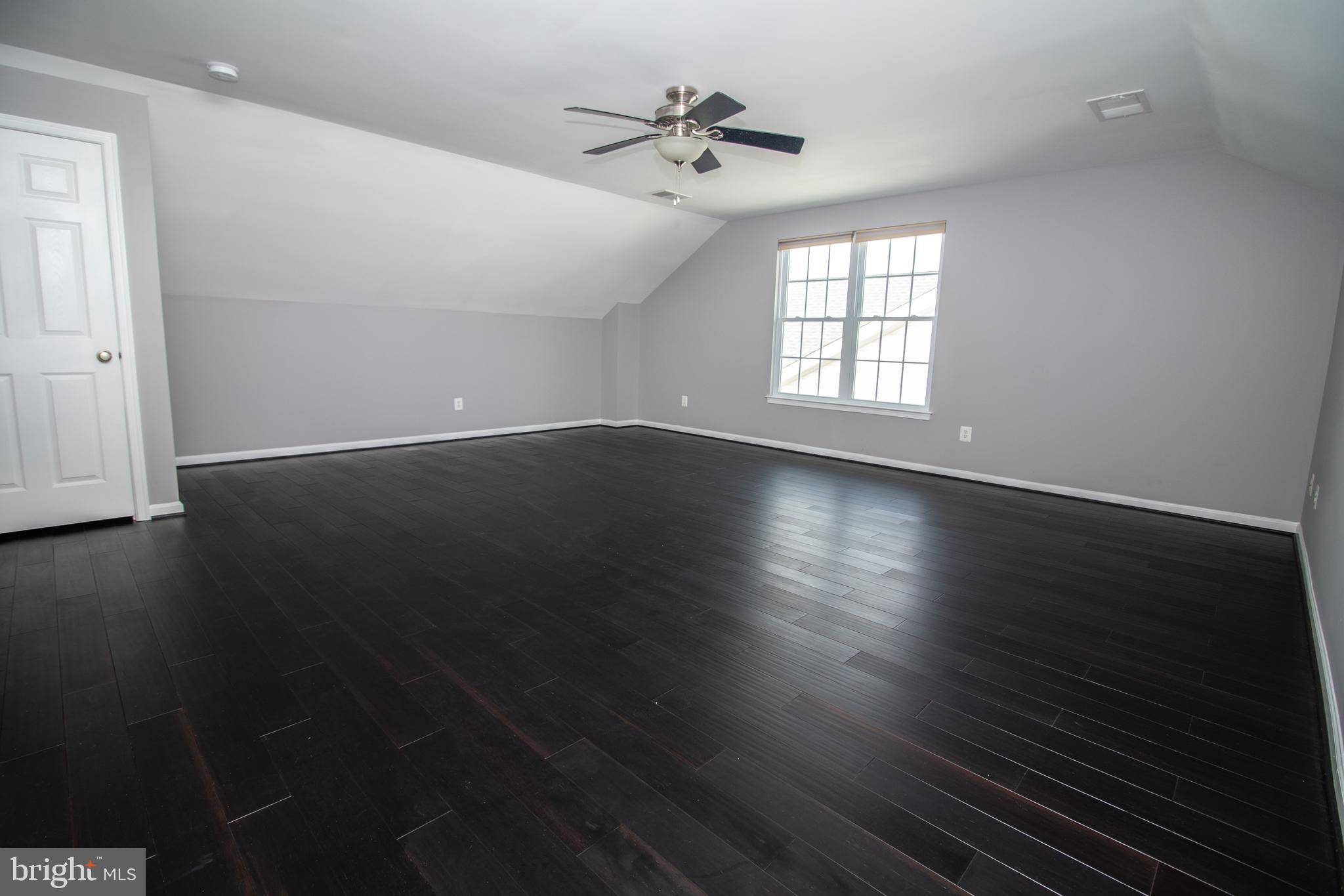SOUTH RIDING - Residential