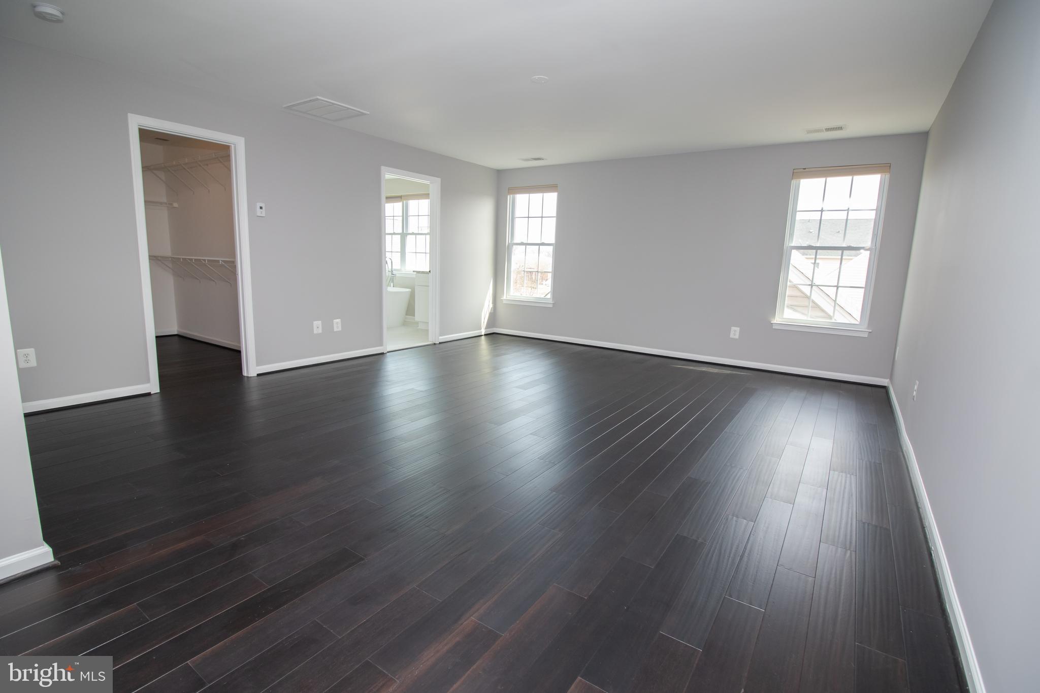 SOUTH RIDING - Residential