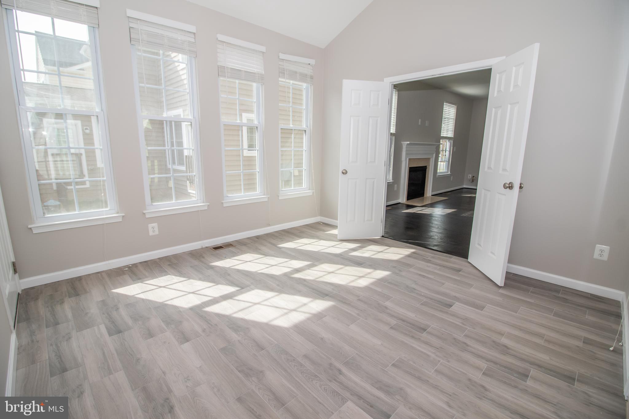 SOUTH RIDING - Residential