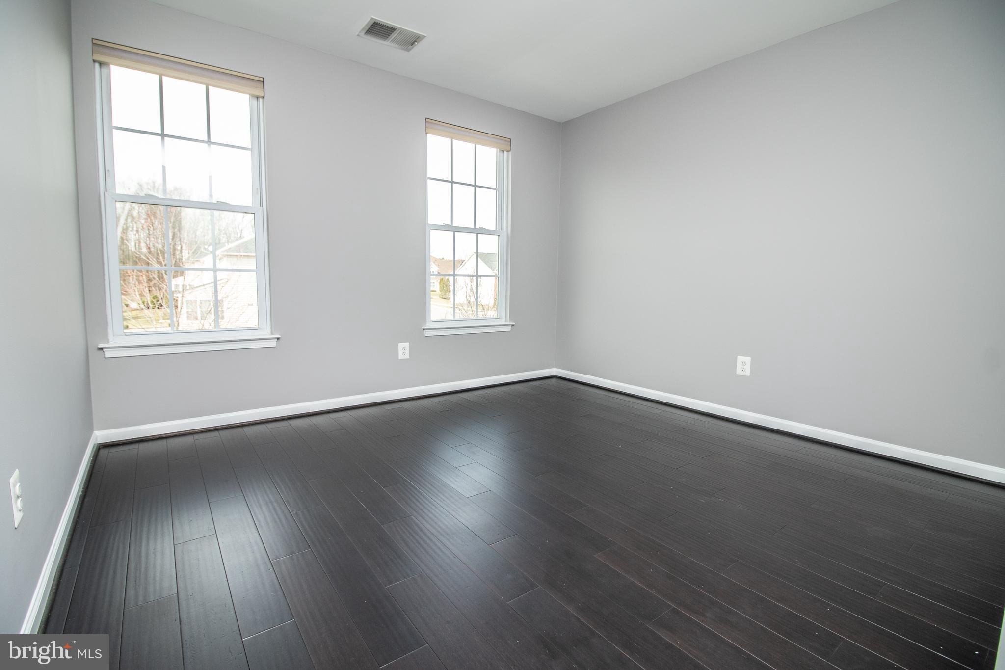 SOUTH RIDING - Residential