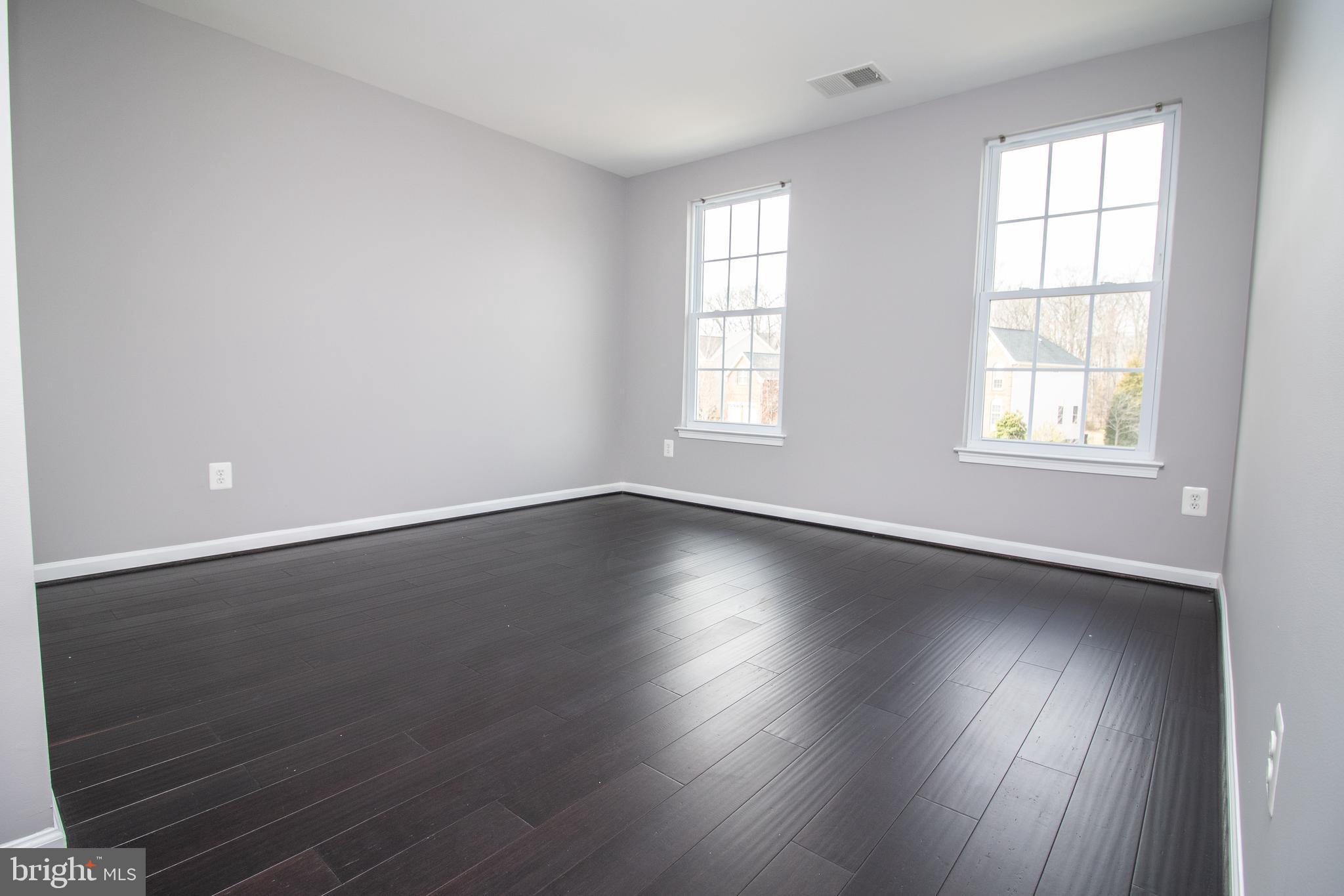 SOUTH RIDING - Residential