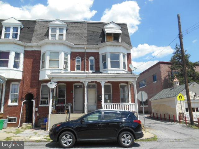 Wonderful opportunity - 2 unit in East end of York - Harwood floors - fenced yard, corner lot, utilities seperated.