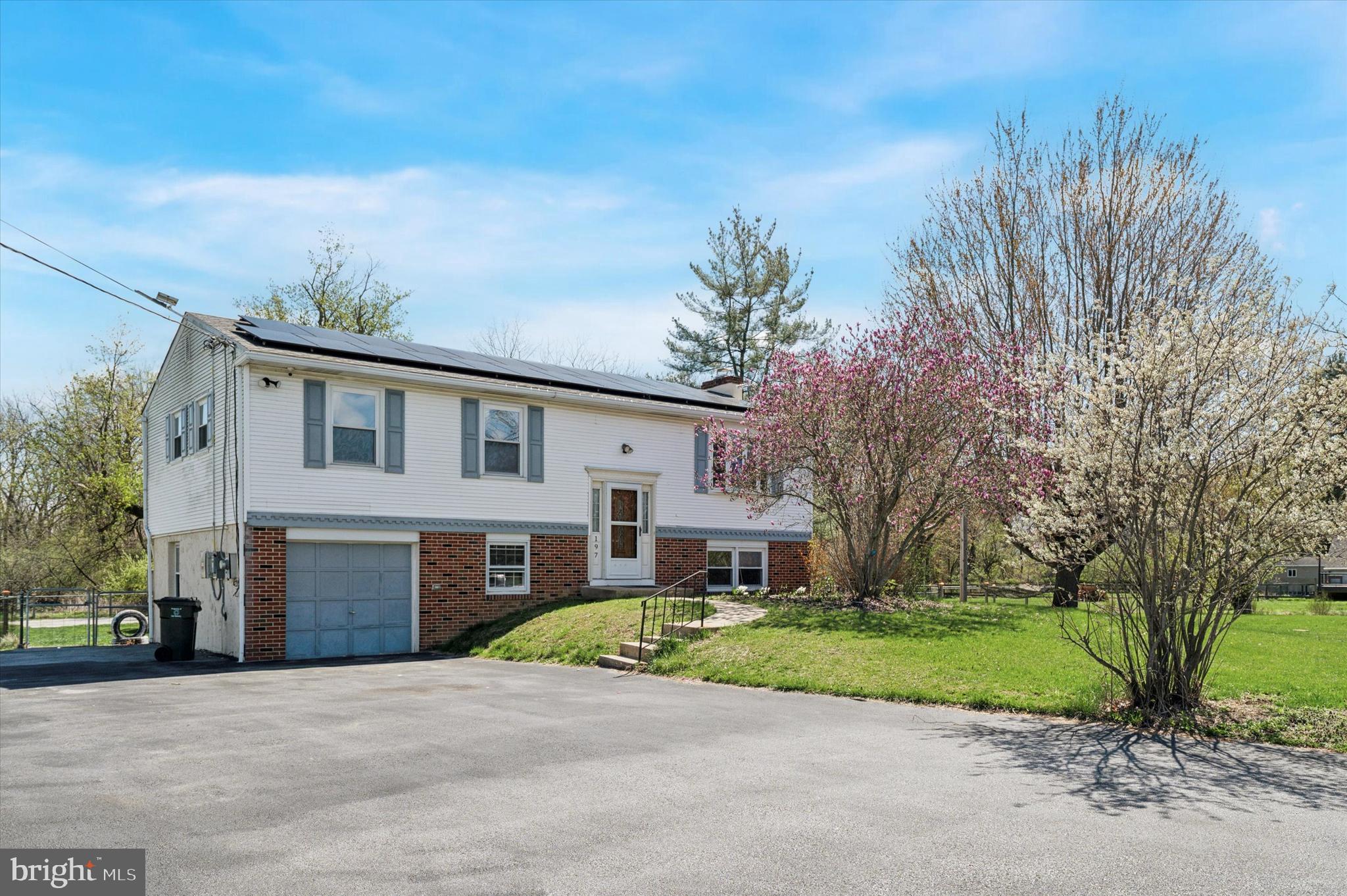 COLONIAL FARMS - Residential