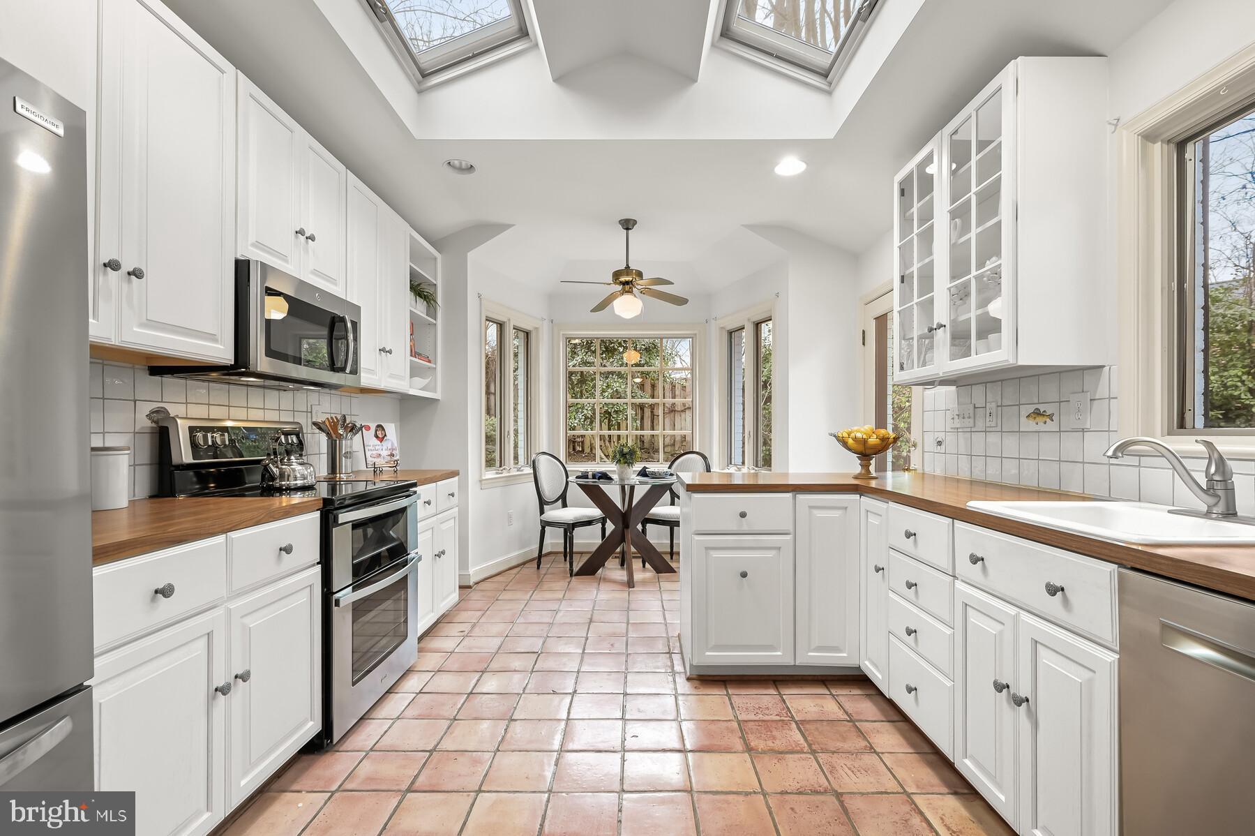WOODACRES - Residential