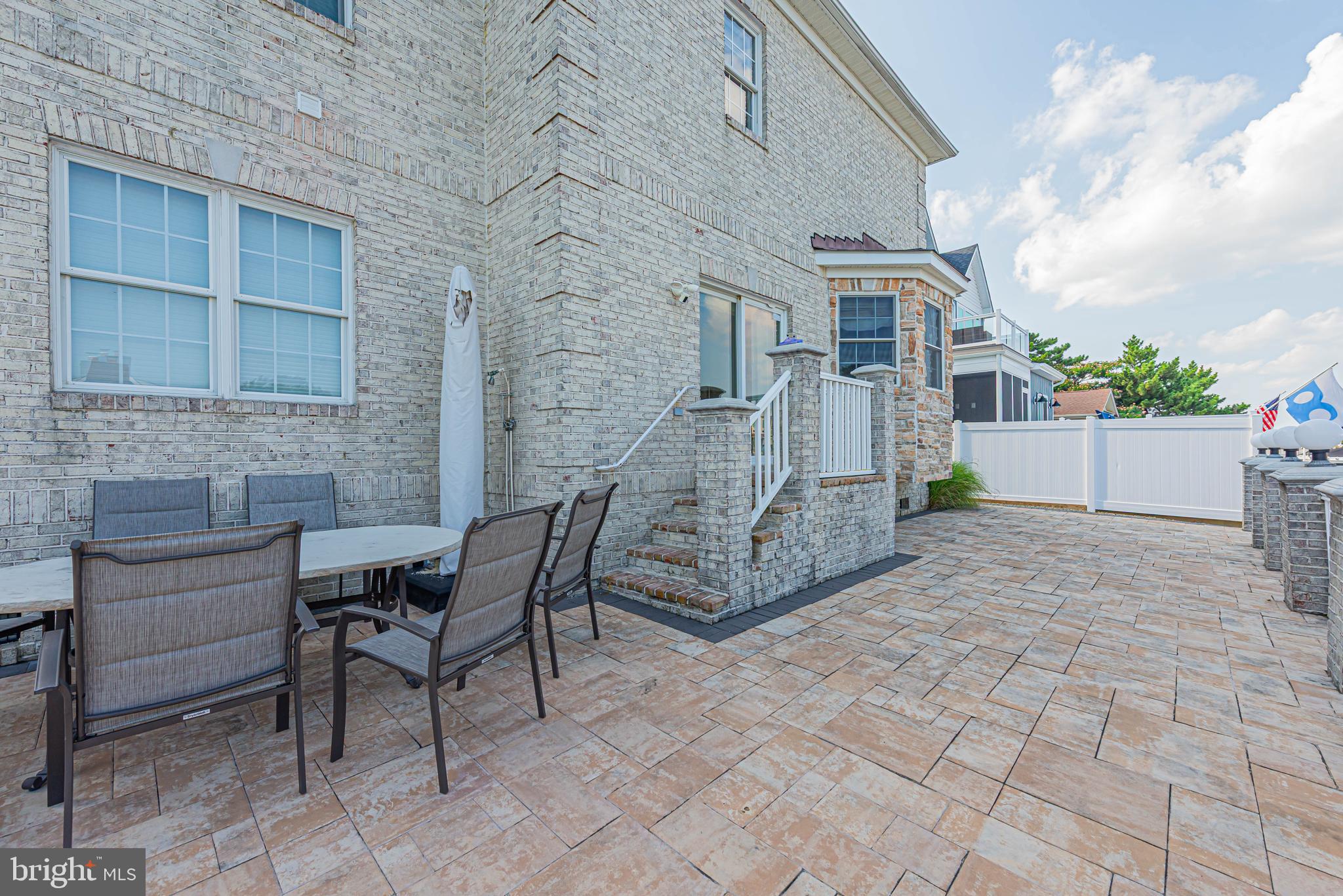 CAINE KEYS II EXT - Residential