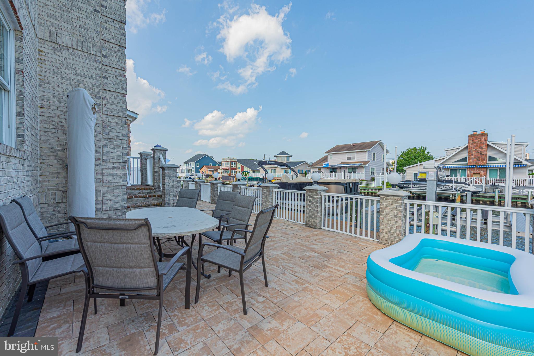 CAINE KEYS II EXT - Residential