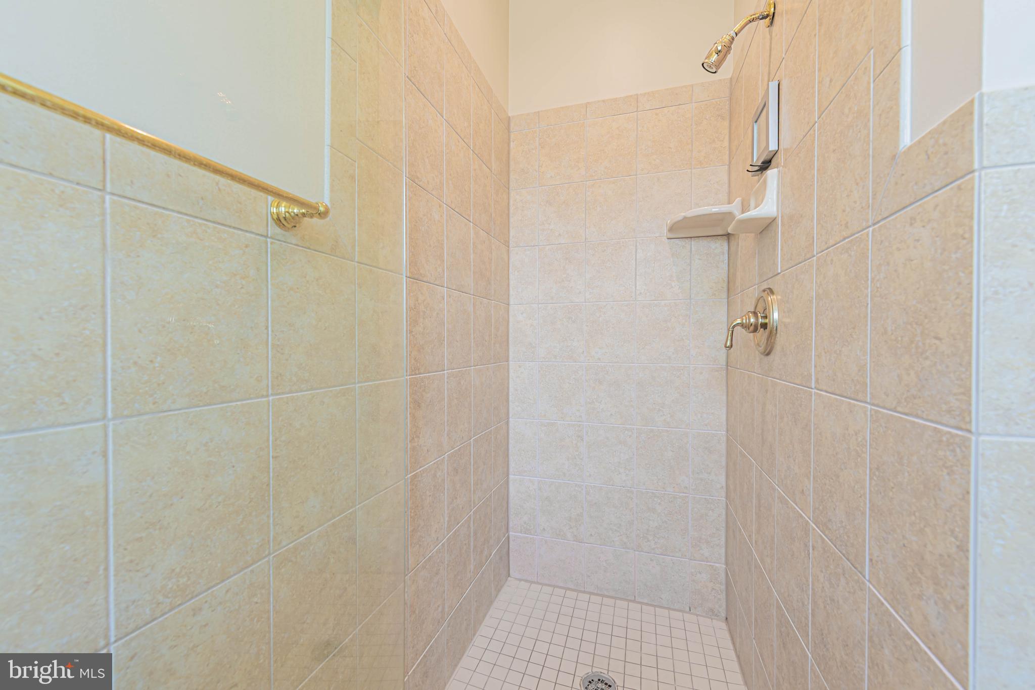CAINE KEYS II EXT - Residential