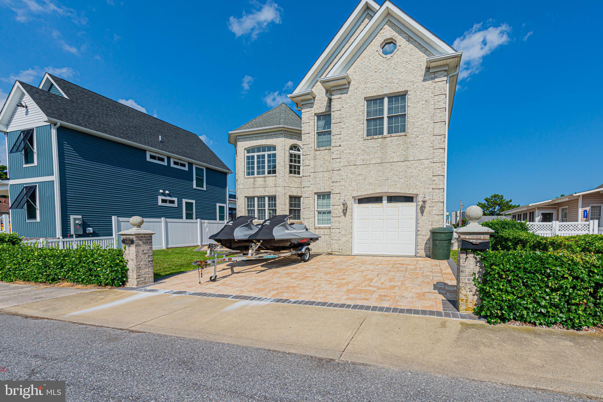 CAINE KEYS II EXT - Residential