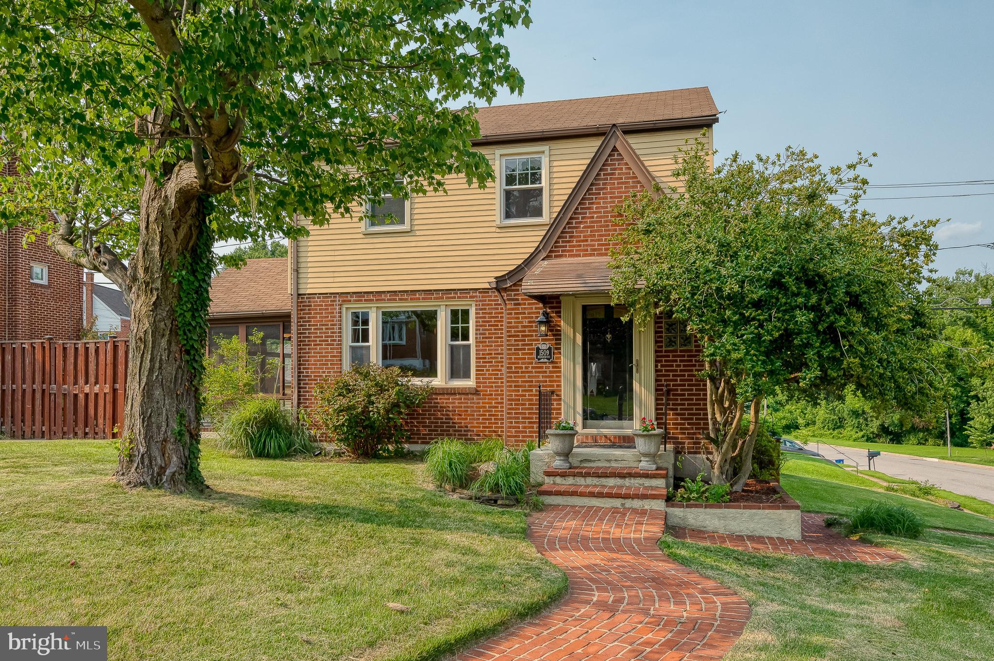 HILLBROOK - Residential