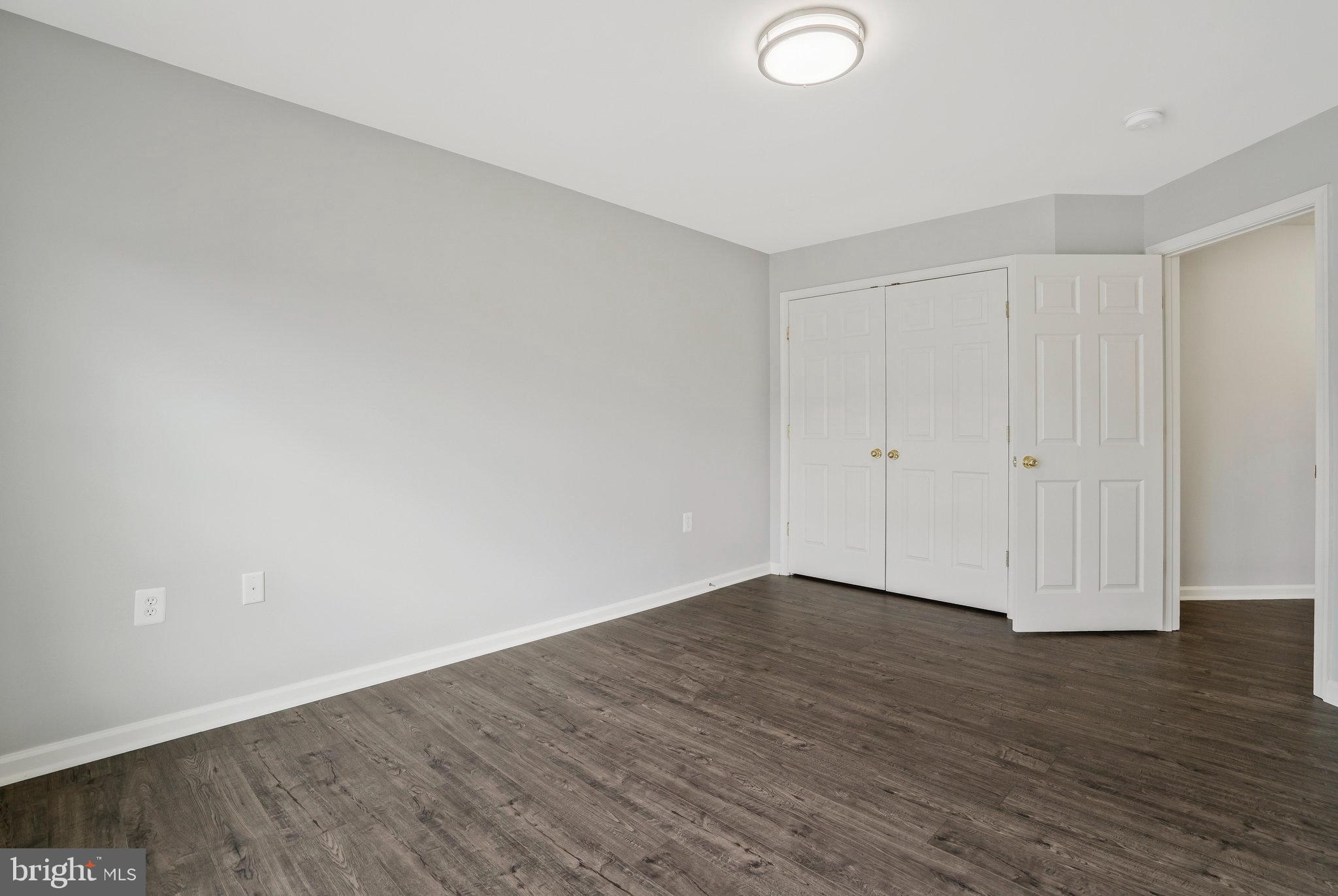 CENTREVILLE CROSSING - Residential Lease