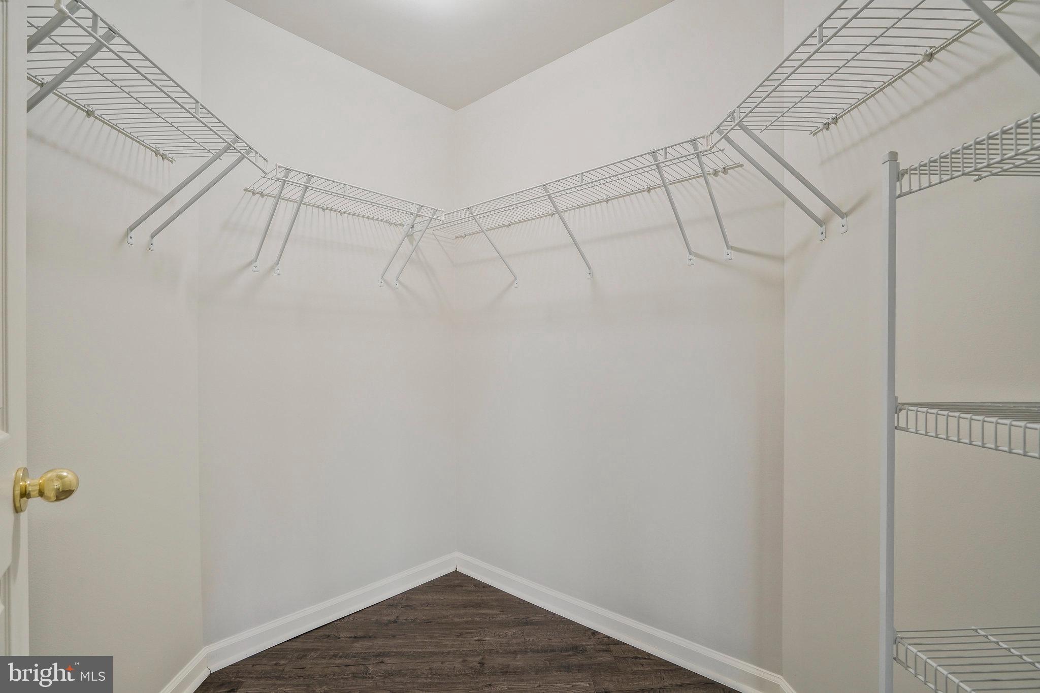 CENTREVILLE CROSSING - Residential Lease