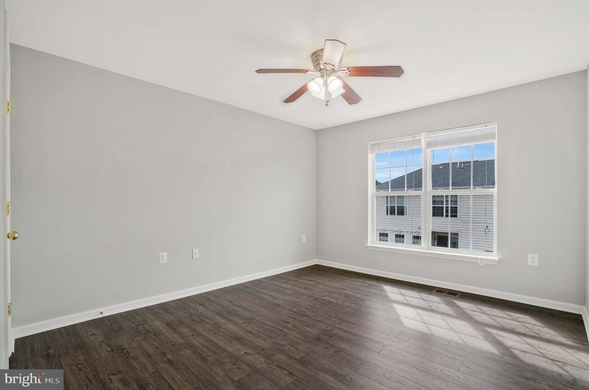 CENTREVILLE CROSSING - Residential Lease