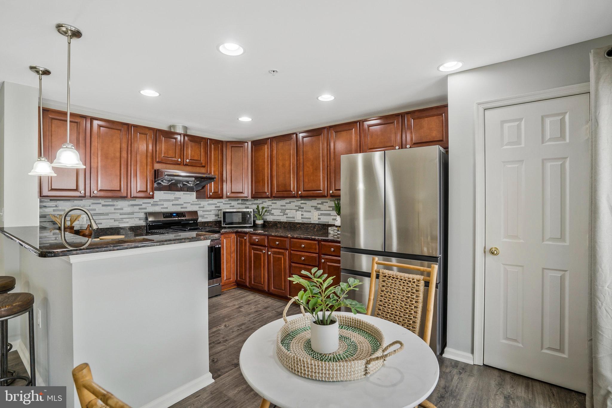 CENTREVILLE CROSSING - Residential Lease