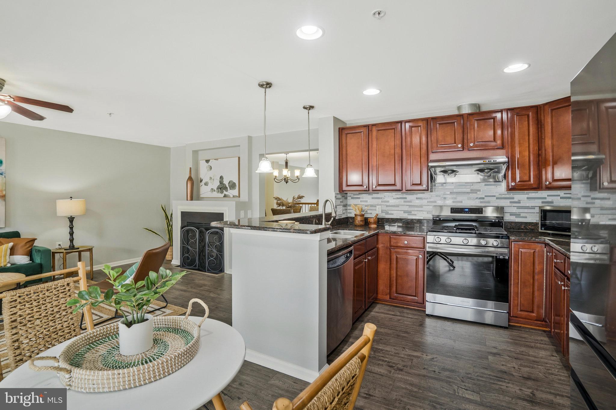 CENTREVILLE CROSSING - Residential Lease