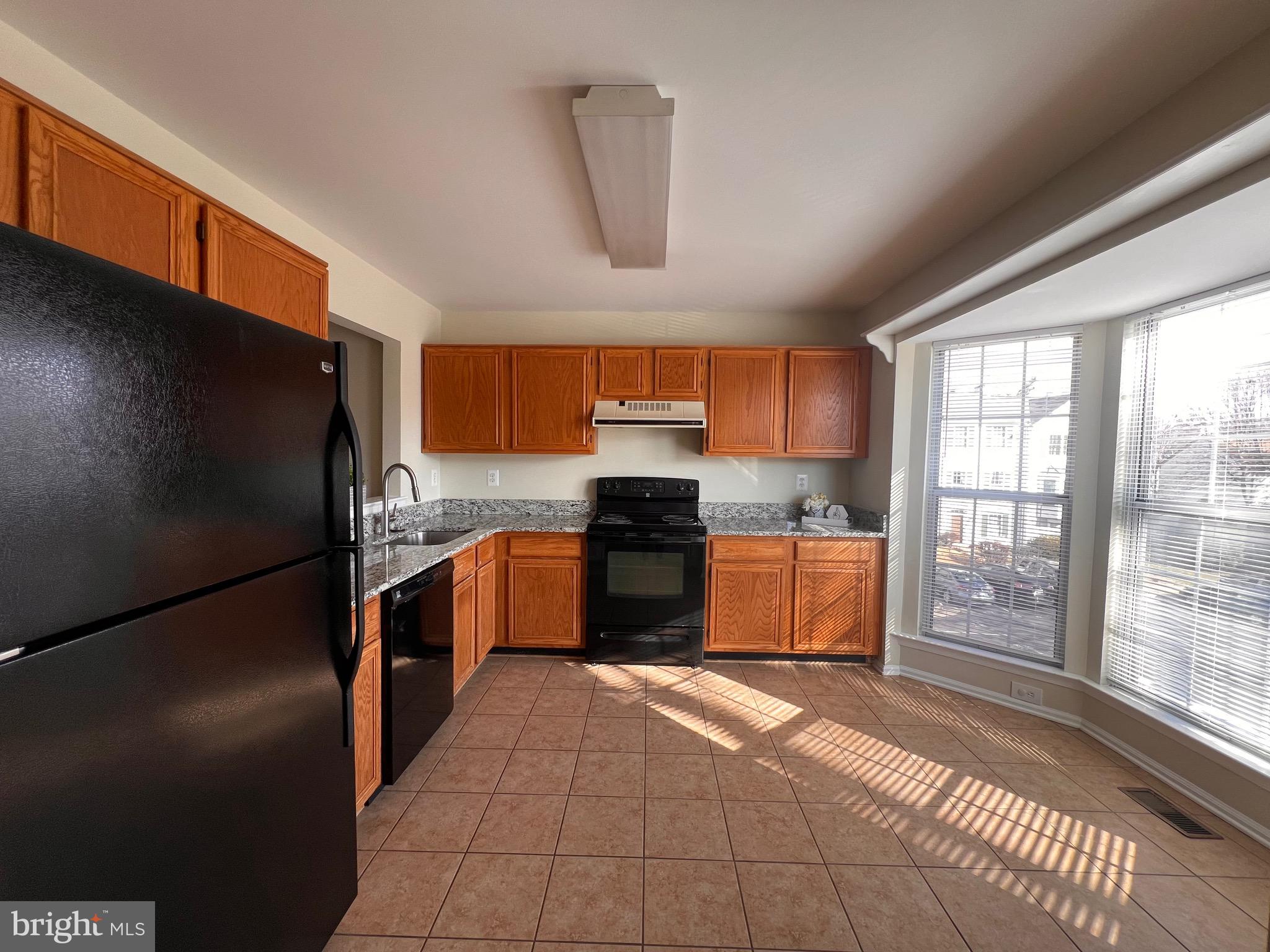 SINGLETONS GROVE - Residential Lease