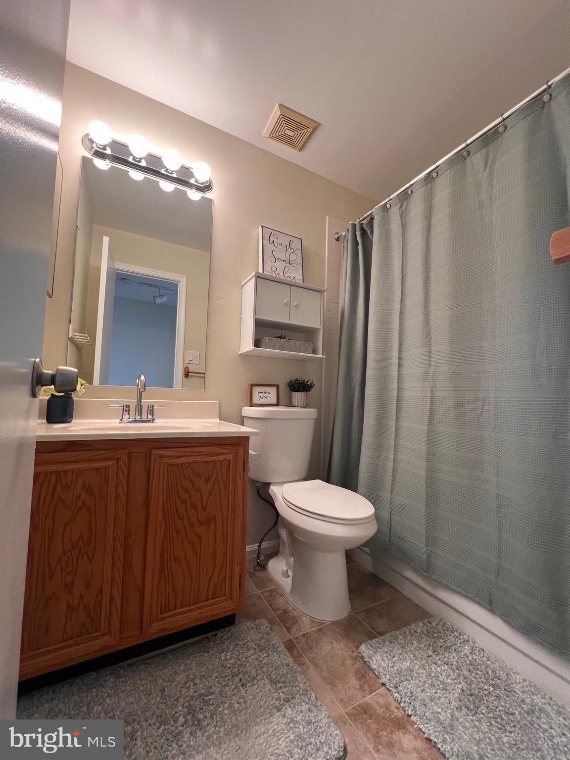 SINGLETONS GROVE - Residential Lease