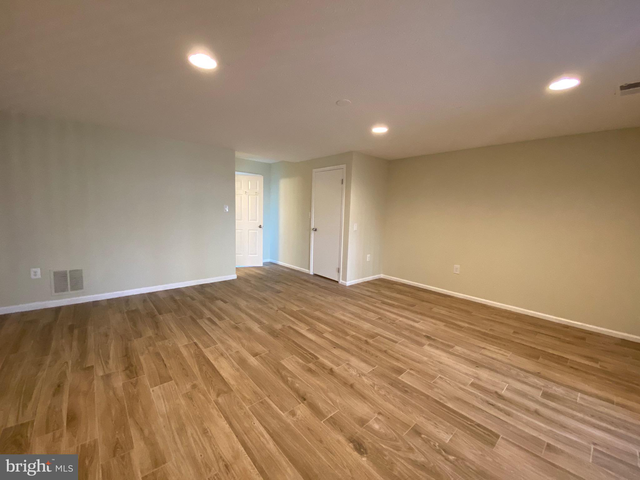 SINGLETONS GROVE - Residential Lease