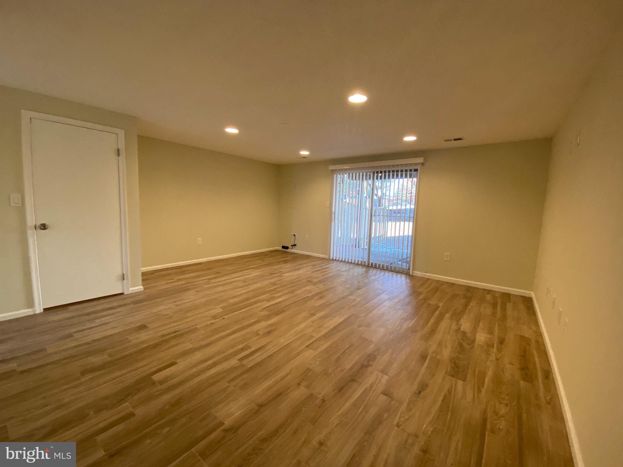 SINGLETONS GROVE - Residential Lease