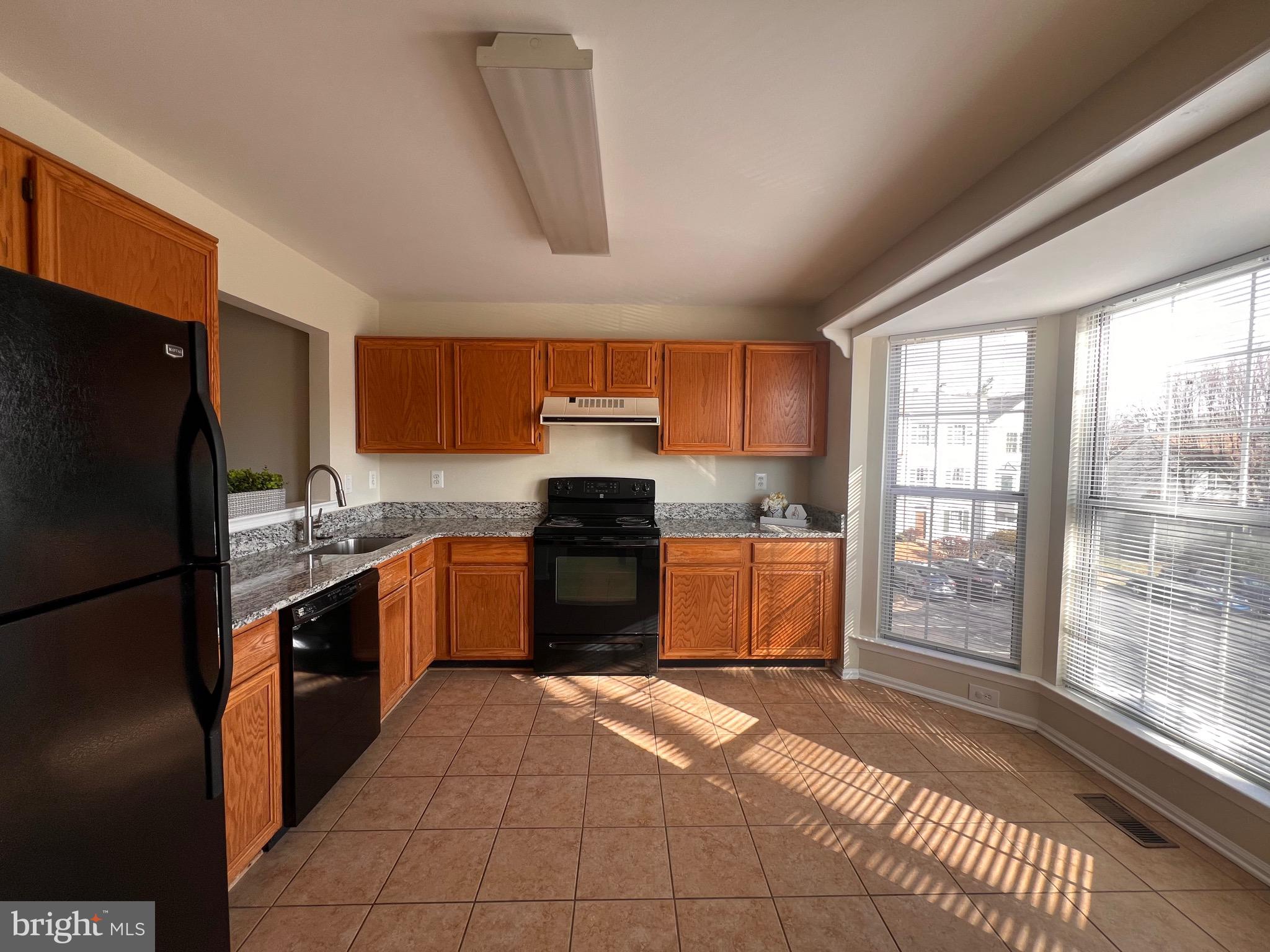 SINGLETONS GROVE - Residential Lease
