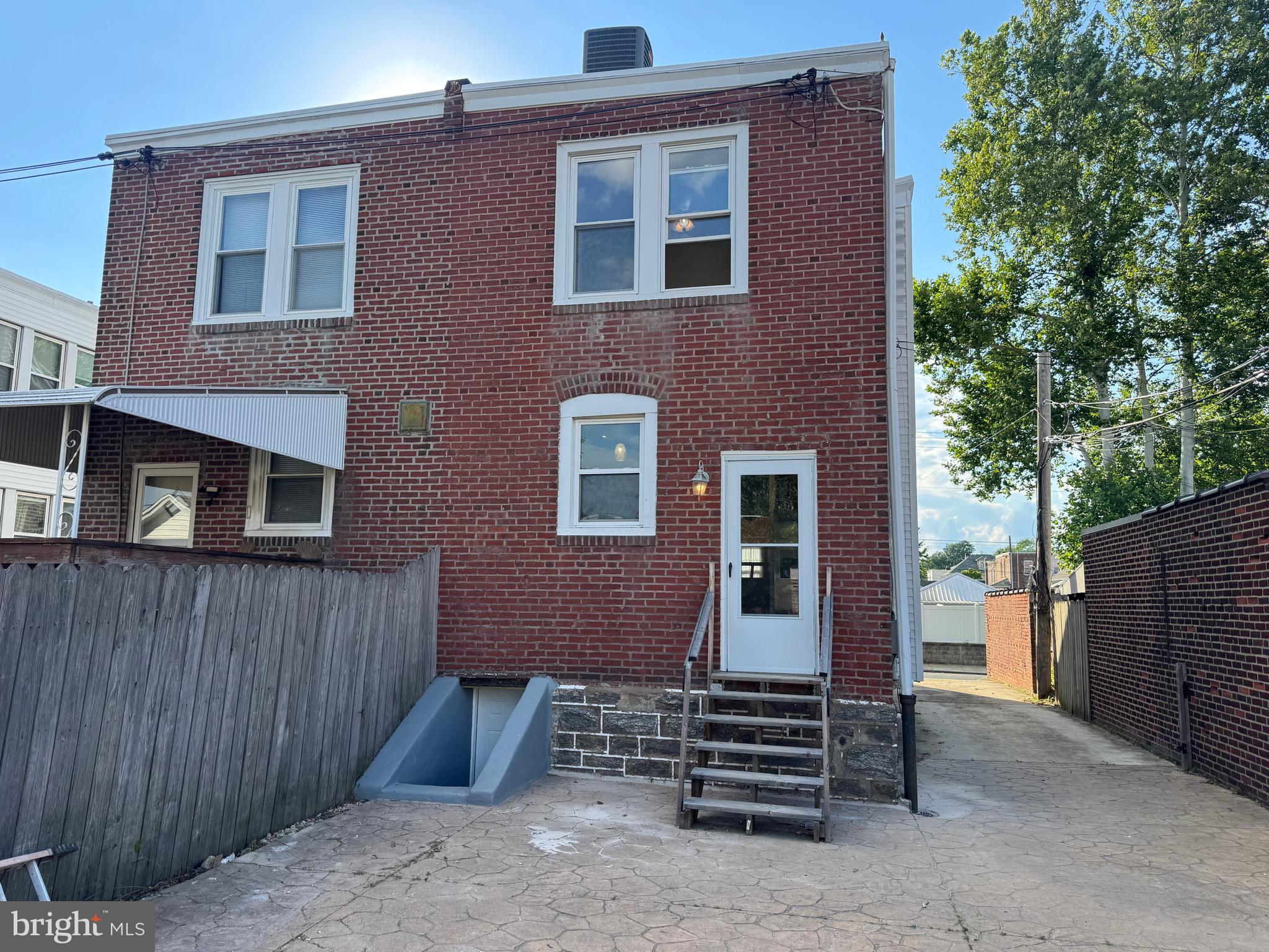 FOX CHASE - Residential