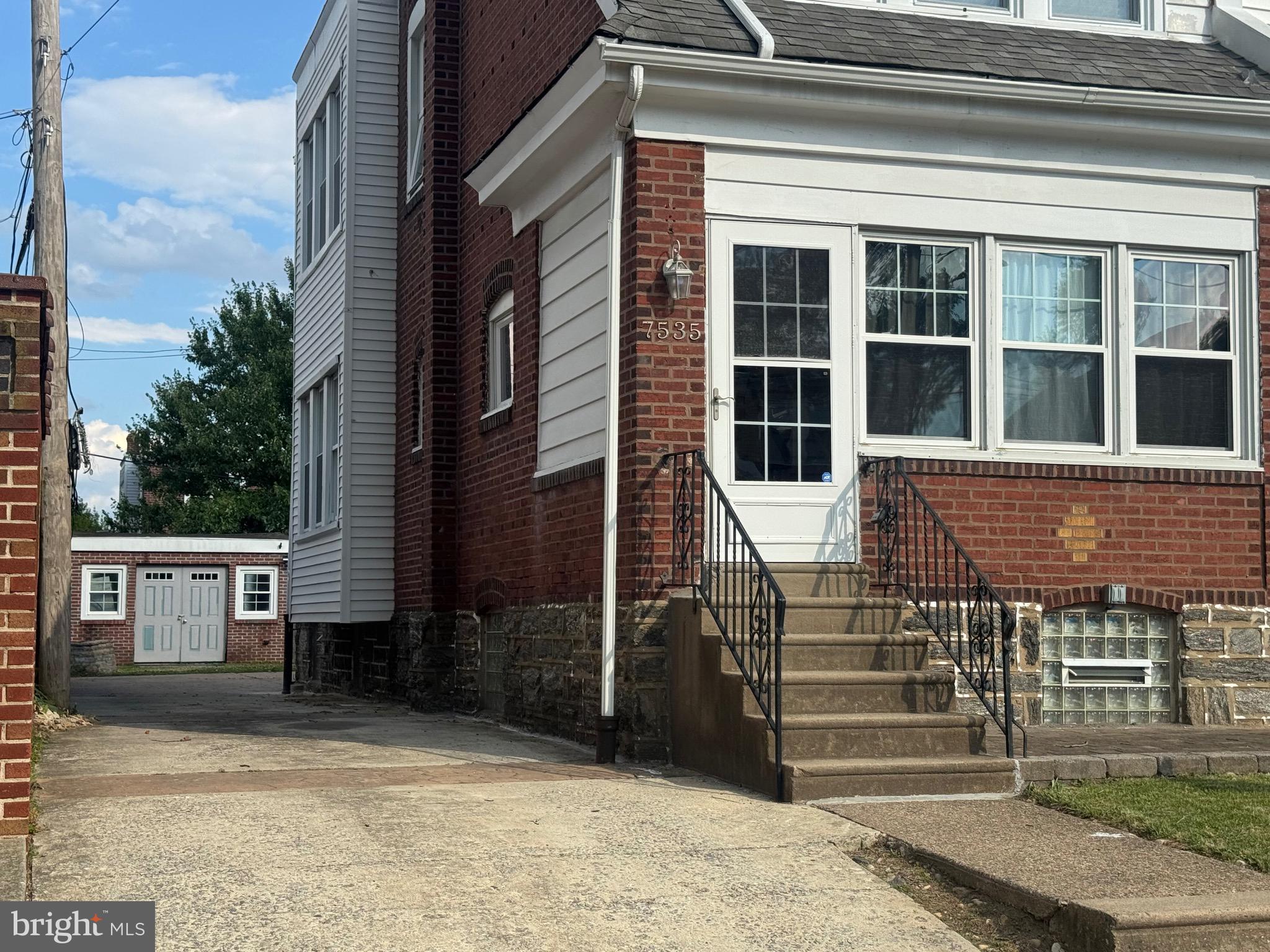 FOX CHASE - Residential
