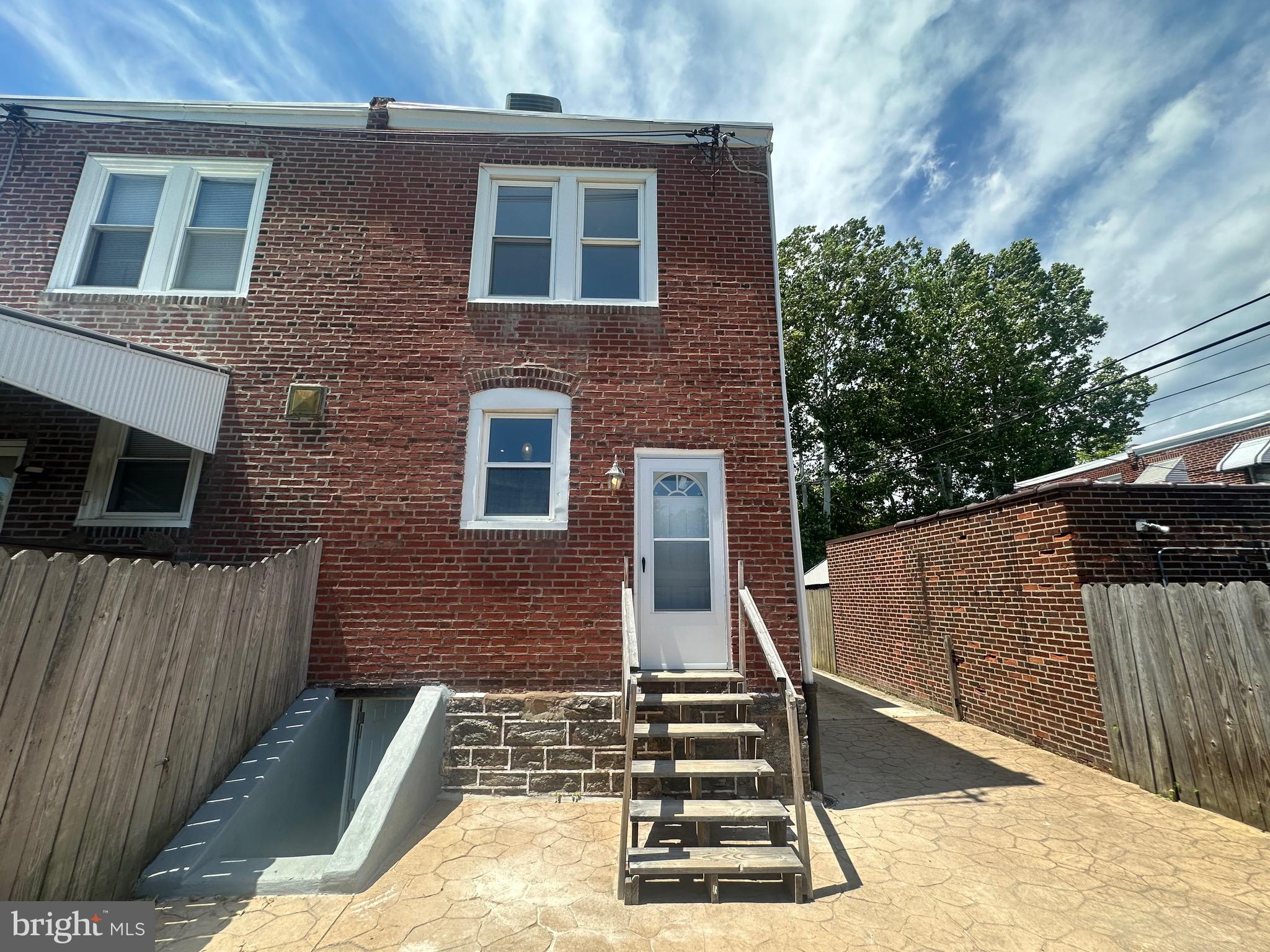 FOX CHASE - Residential