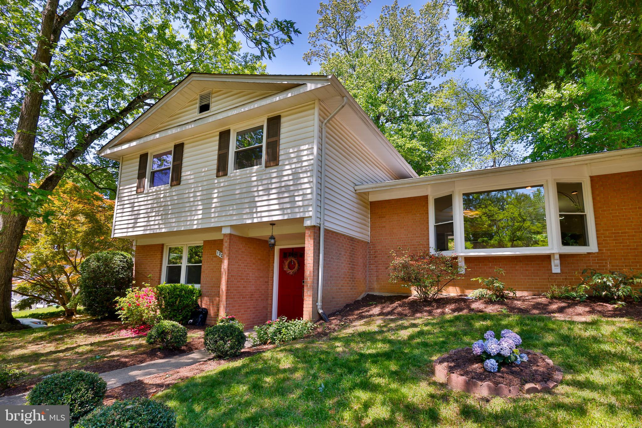 SPRINGBROOK KNOLLS - Residential